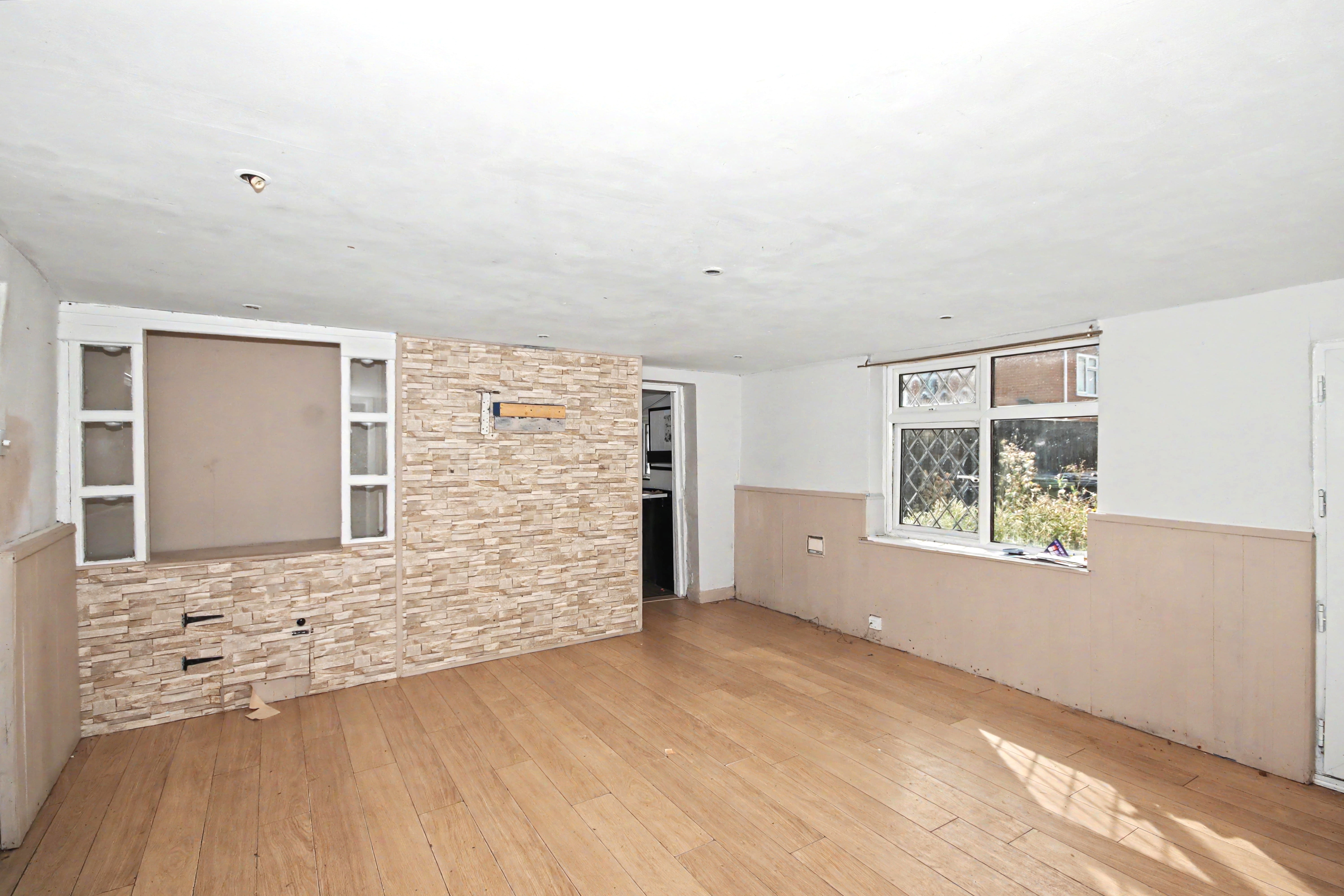 Image 2 of 21