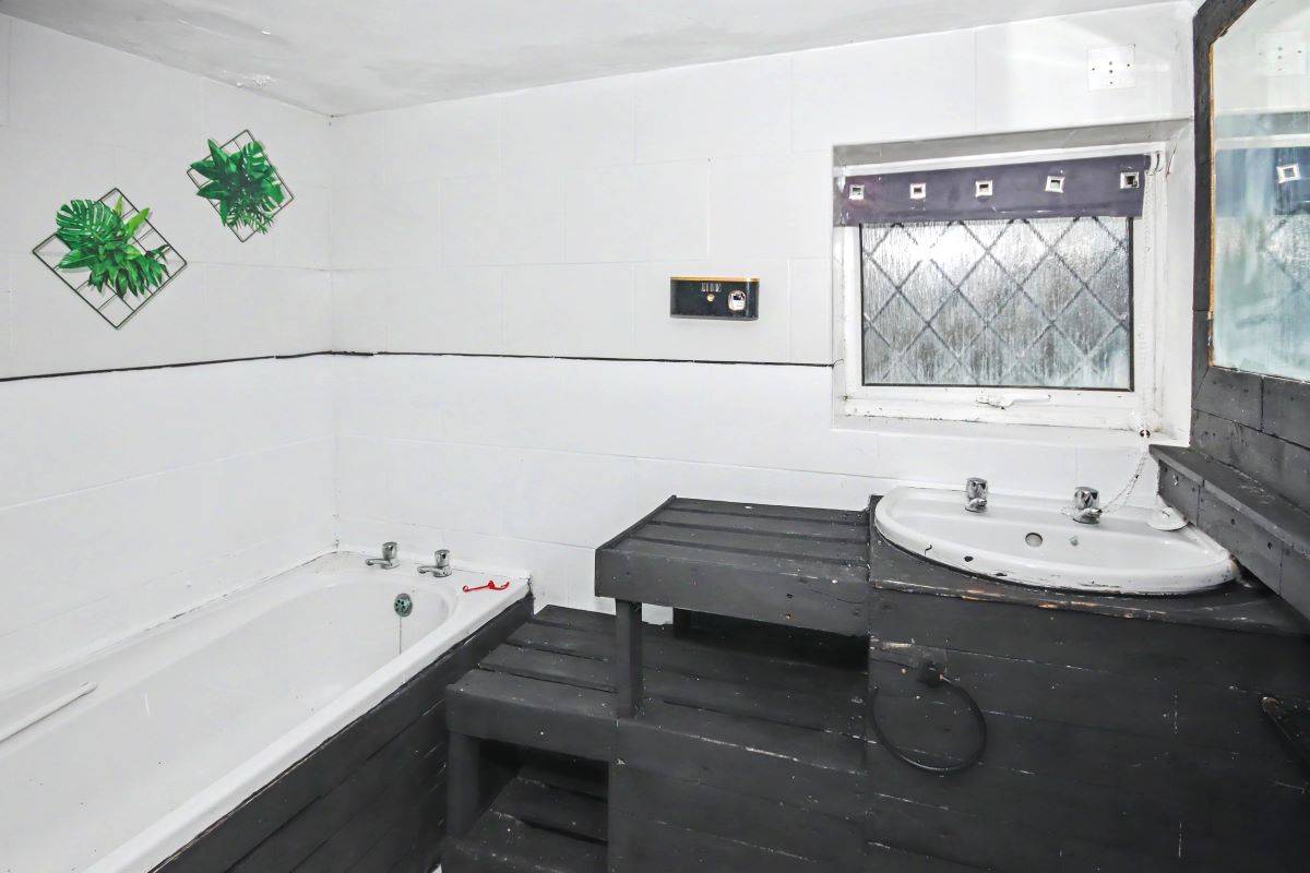 Image 15 of 21