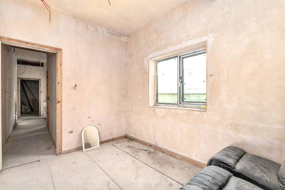 Image 14 of 21