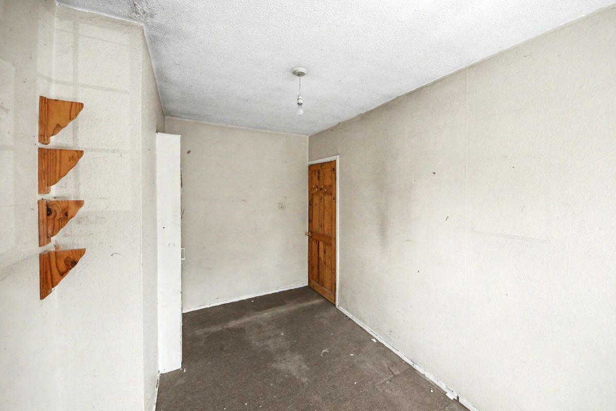 Image 11 of 18