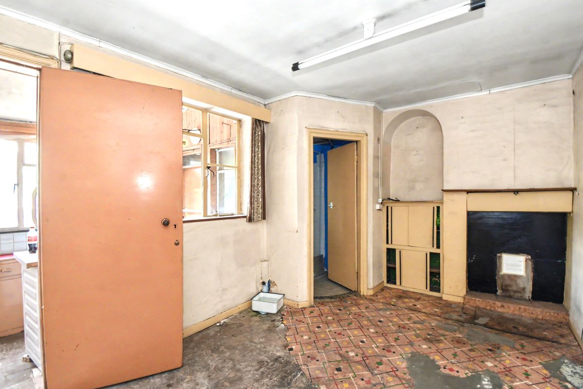 Image 5 of 22