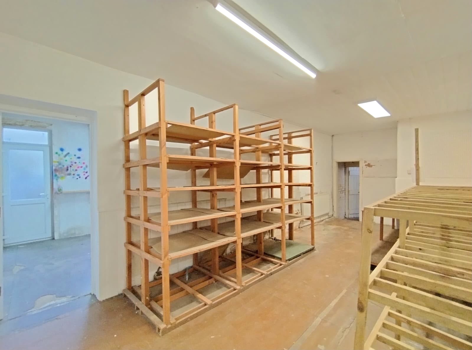 Image 4 of 30
