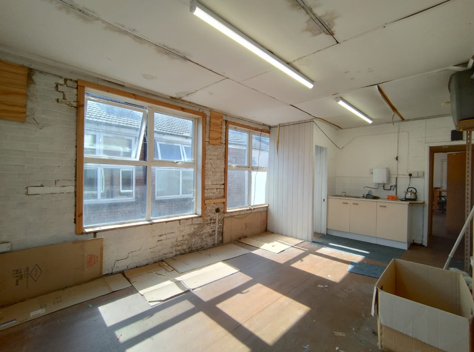 Image 10 of 30