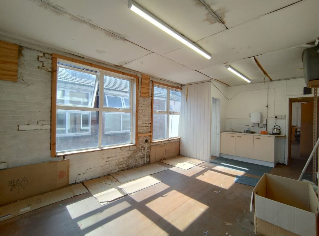 Image 10 of 30