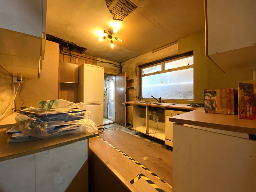 Image 4 of 12