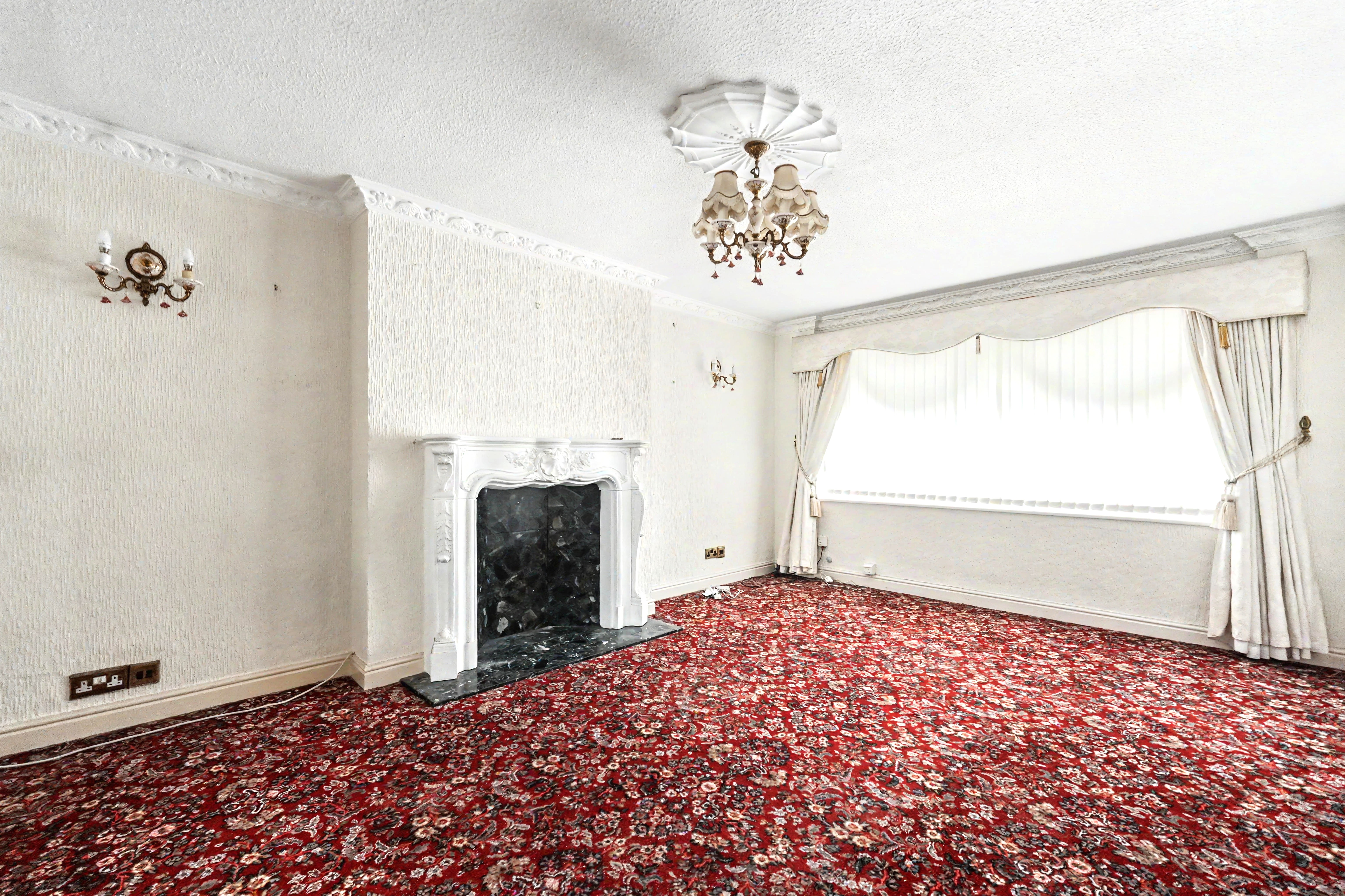 Image 4 of 19