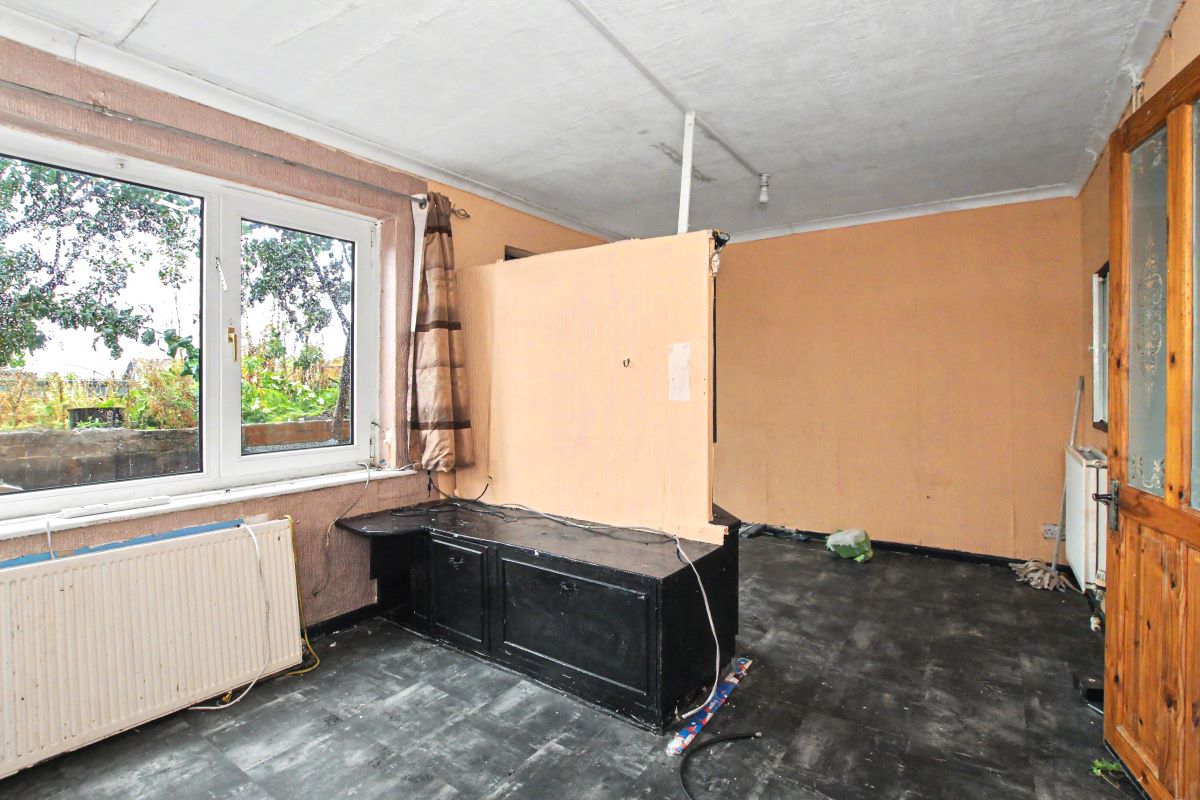 Image 3 of 23