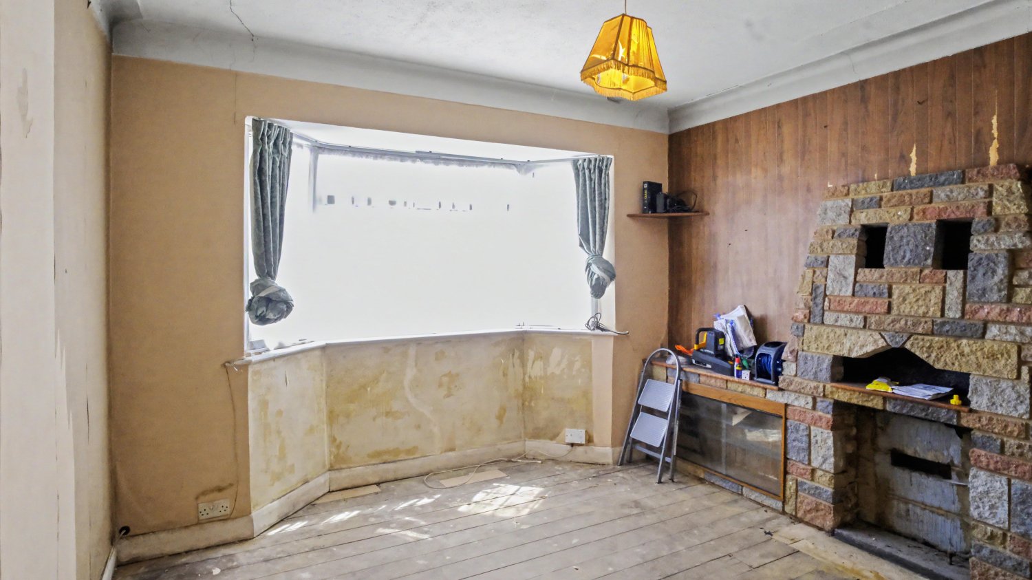 Image 2 of 12