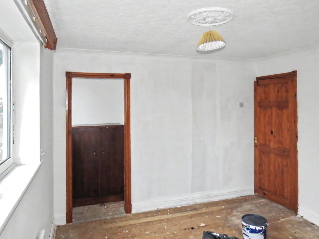 Image 10 of 18