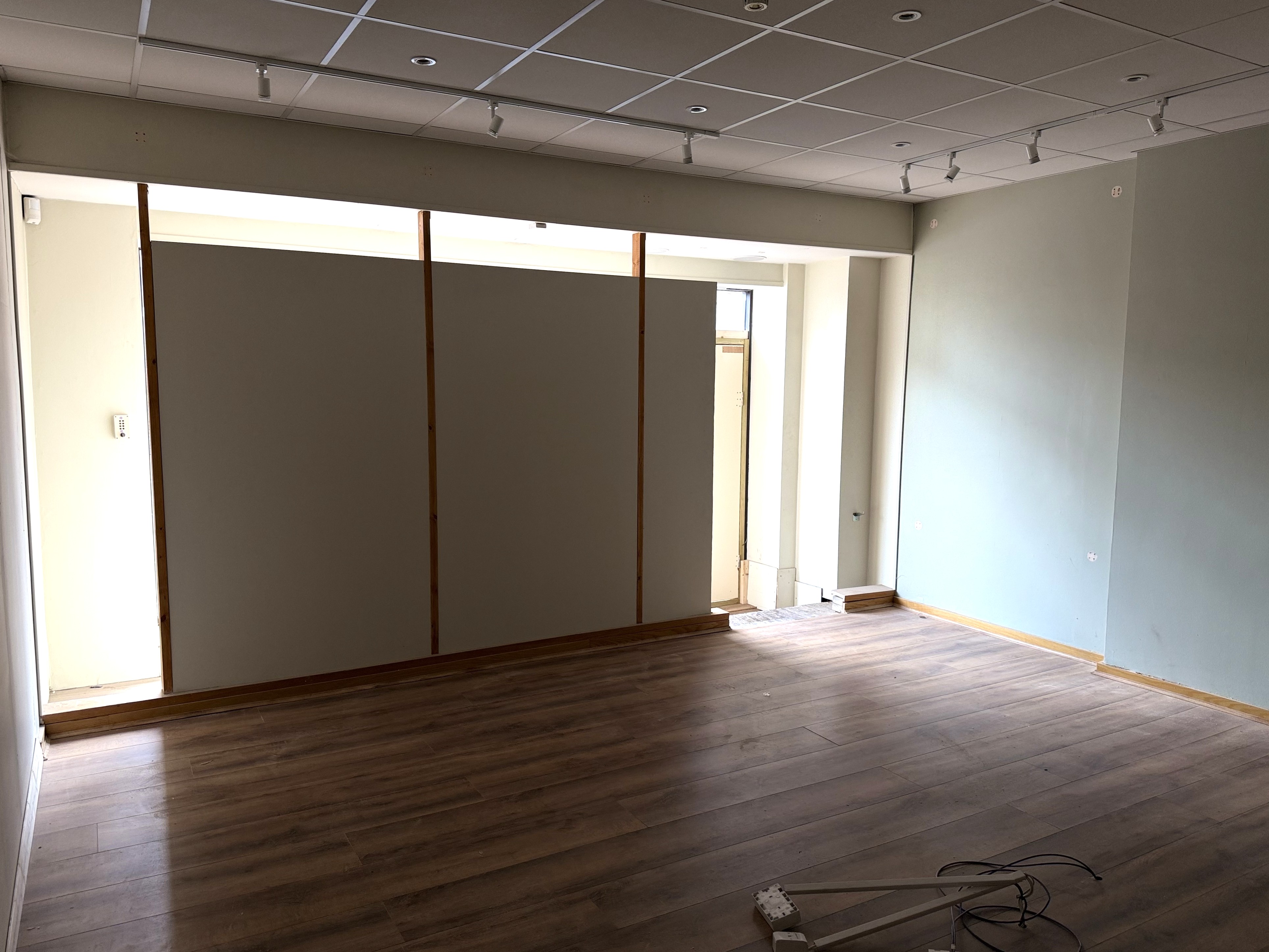 Image 3 of 10
