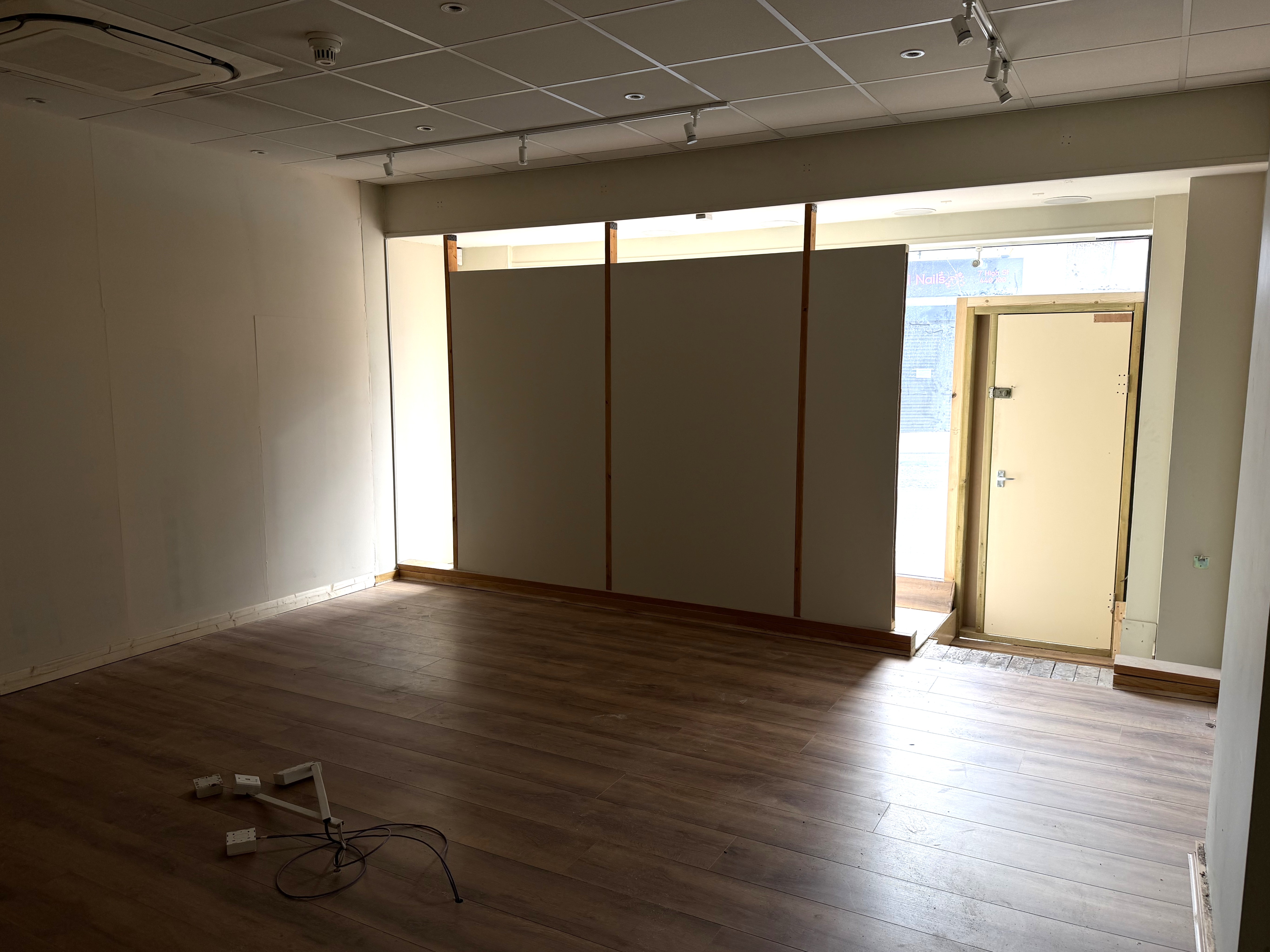 Image 2 of 10