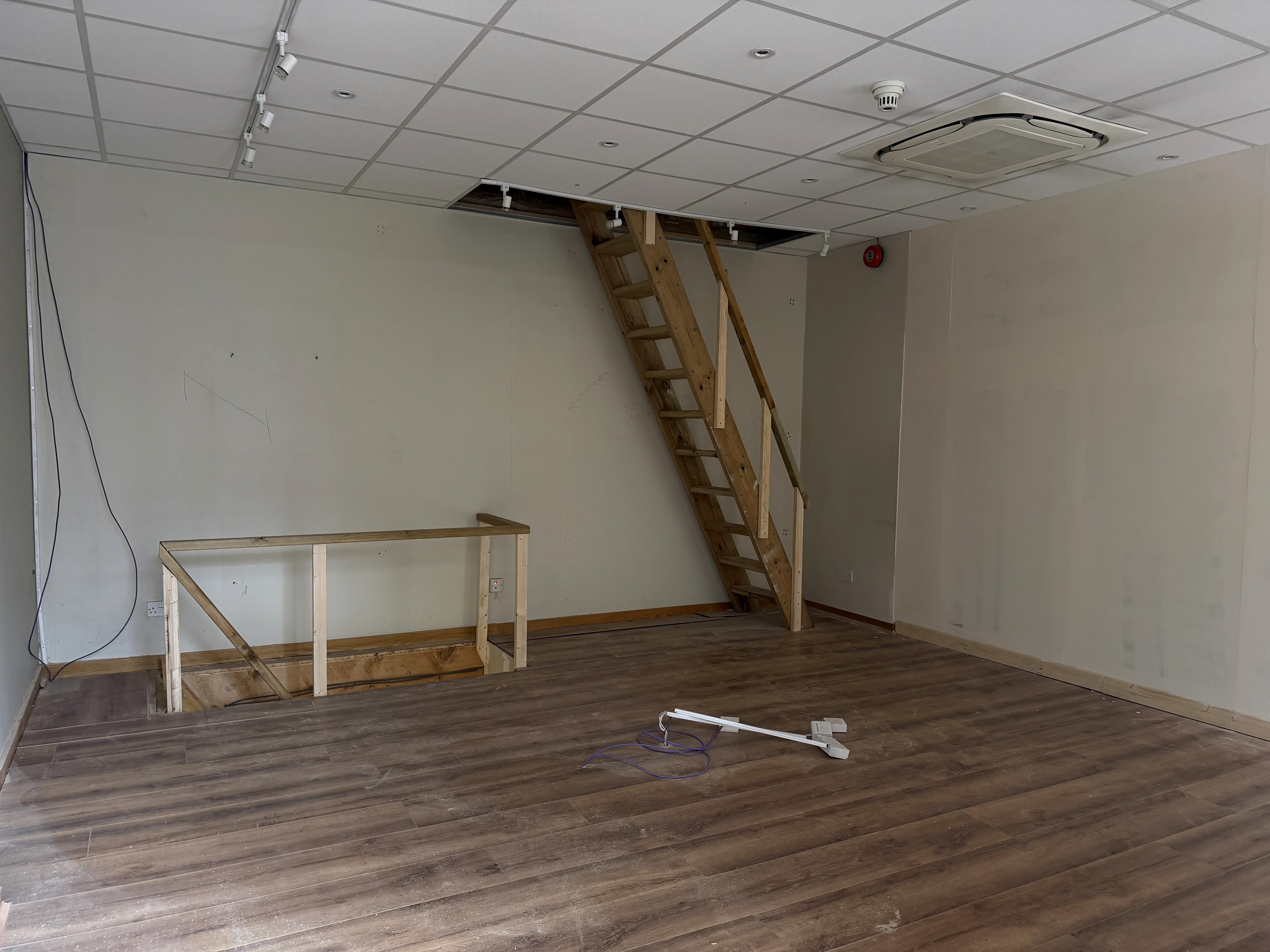 Image 4 of 10