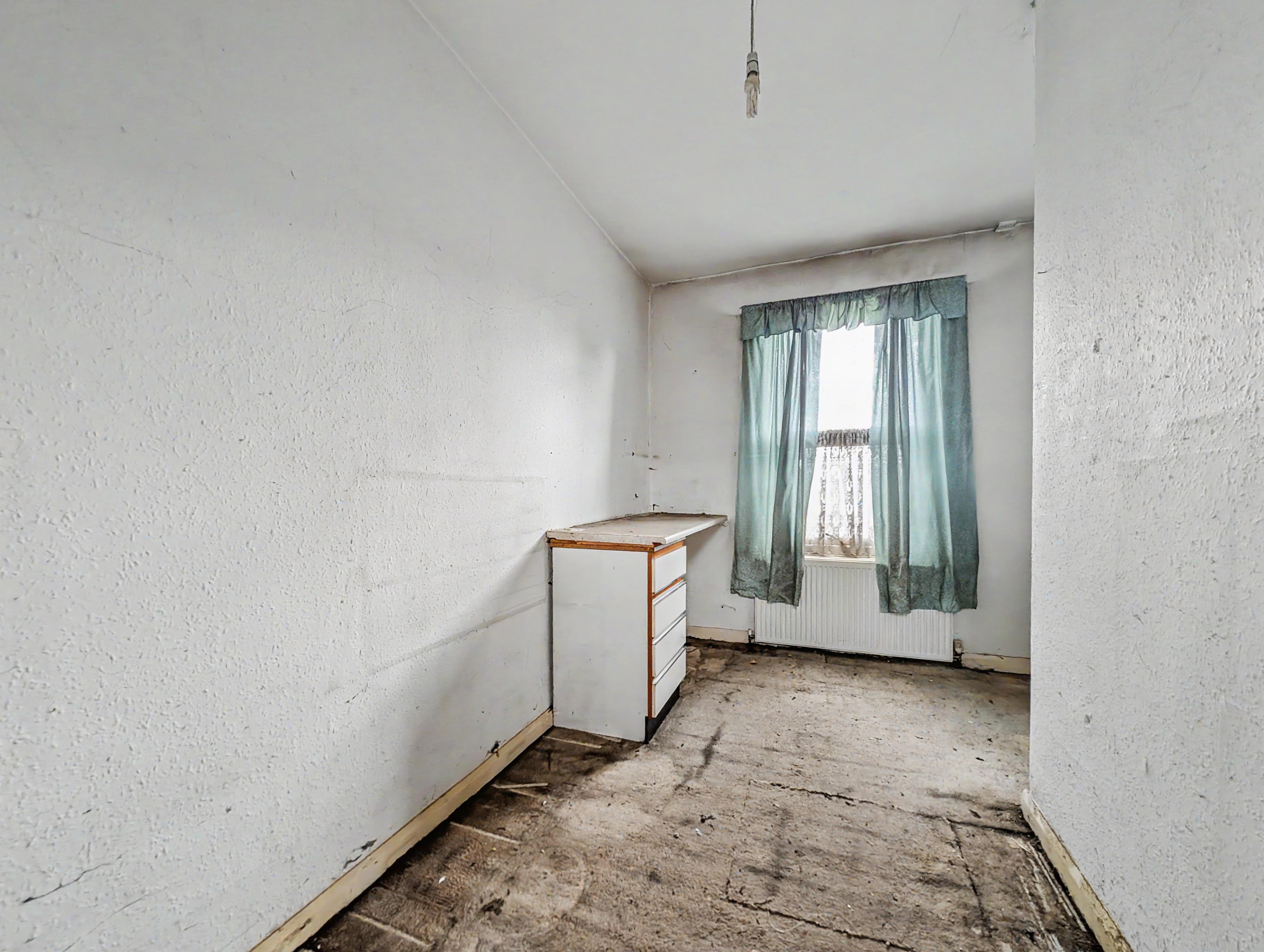 Image 10 of 16