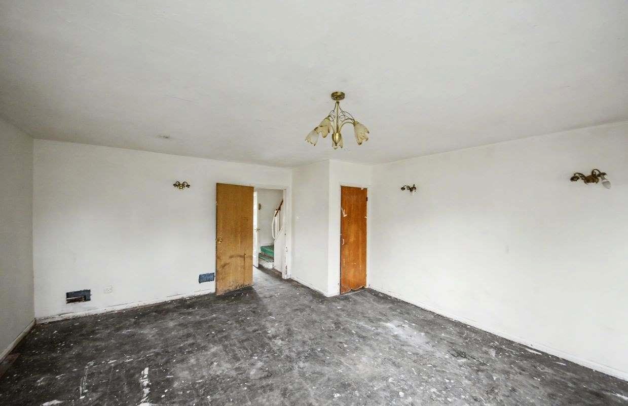 Image 3 of 9