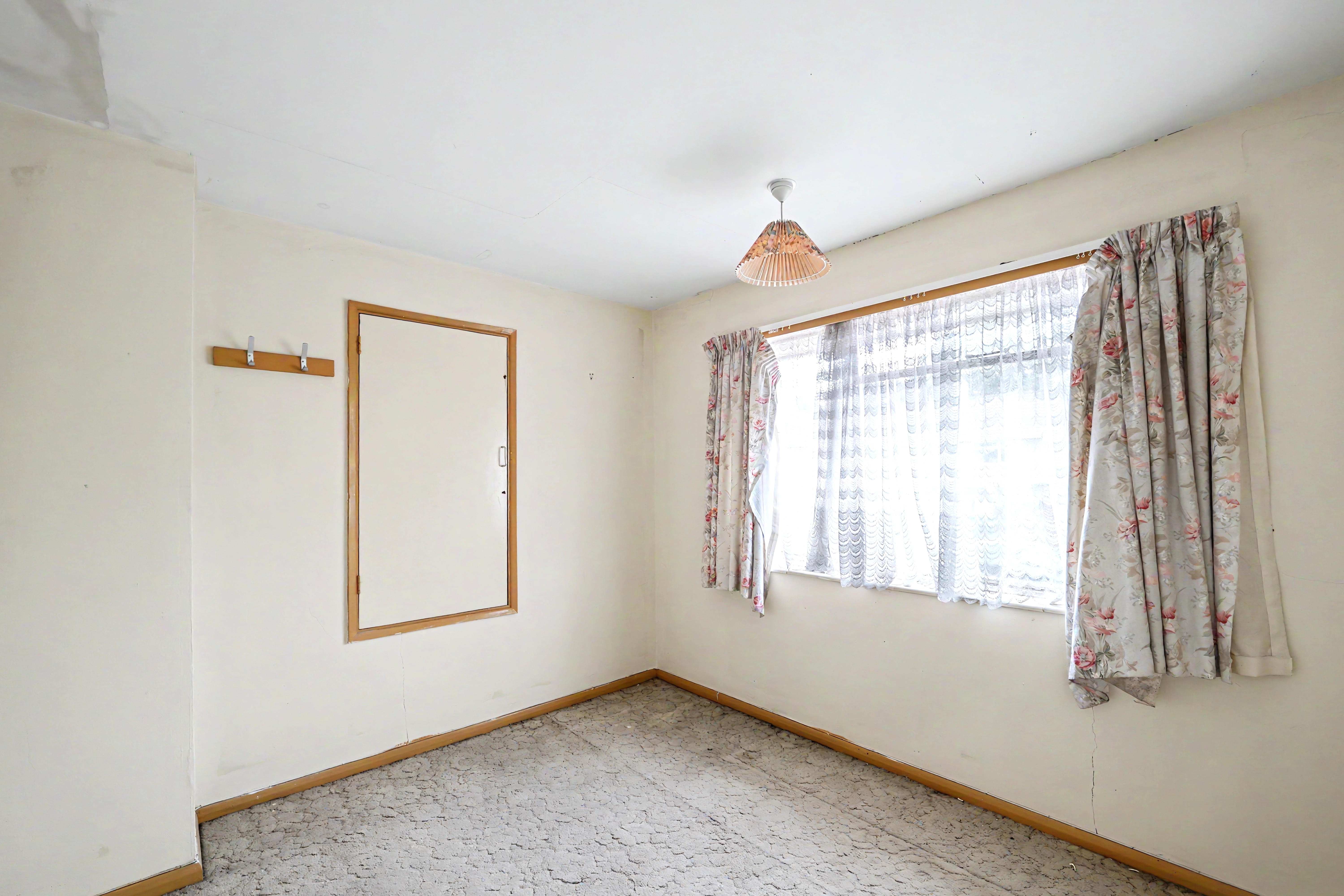 Image 7 of 16