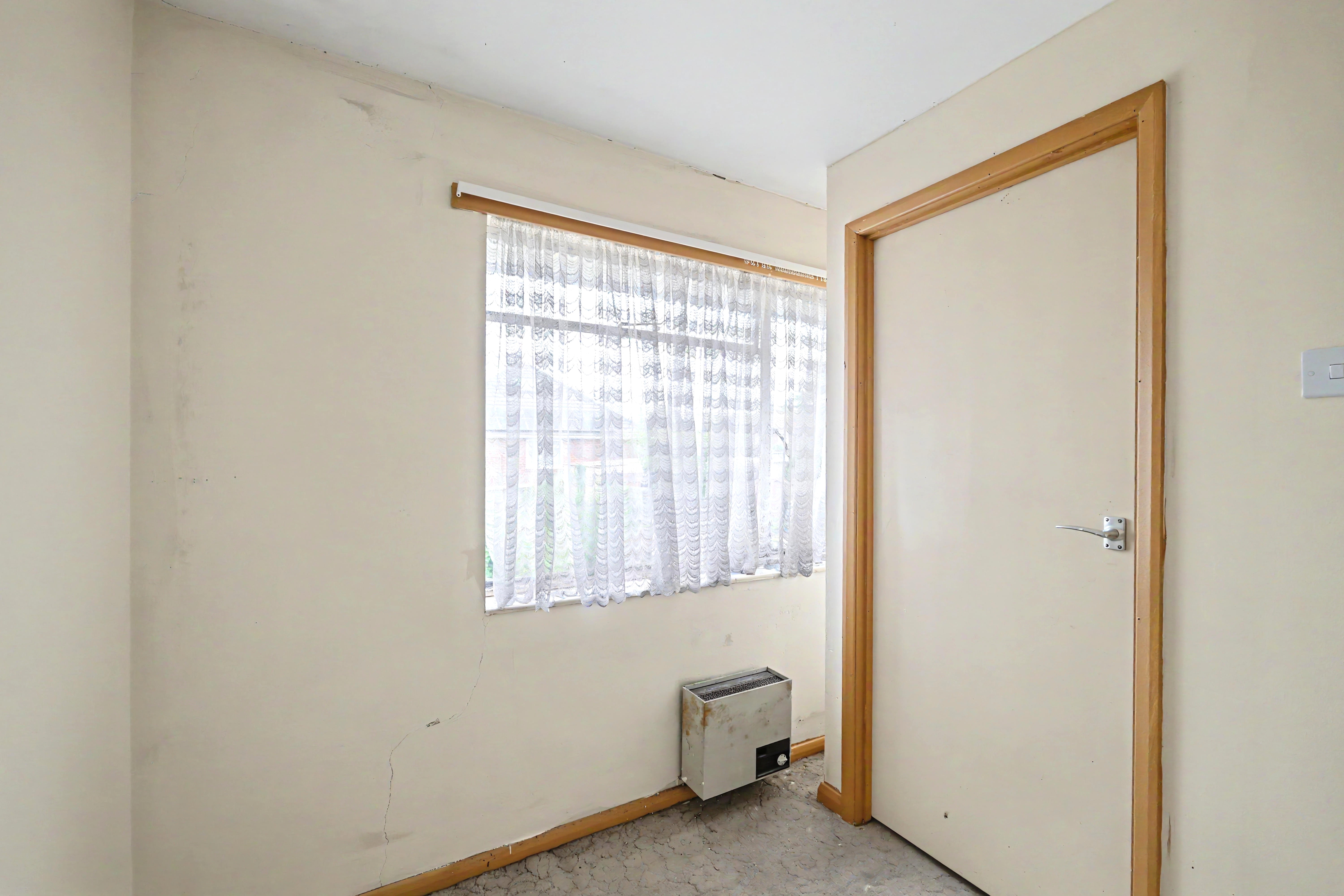 Image 10 of 16