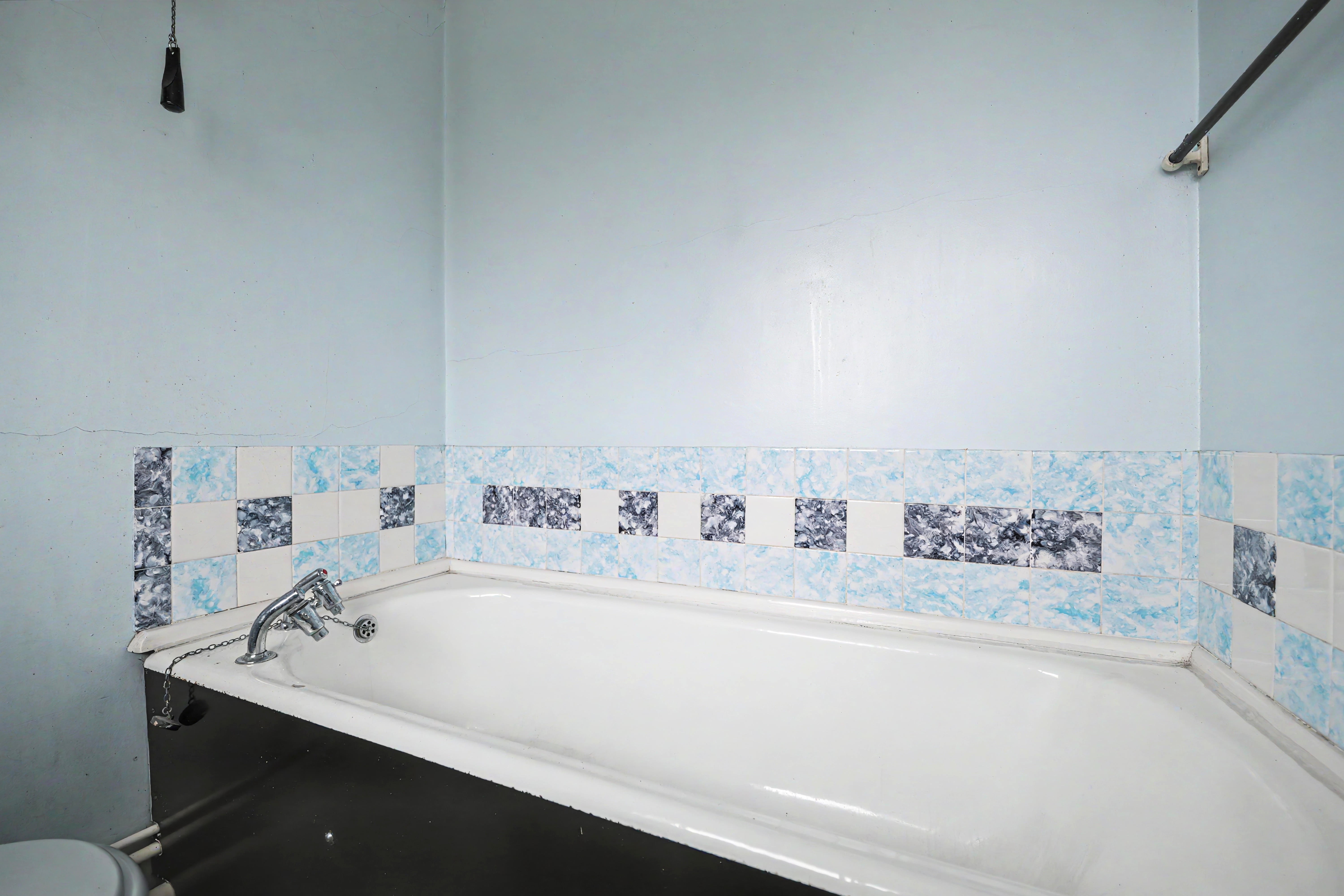 Image 11 of 16