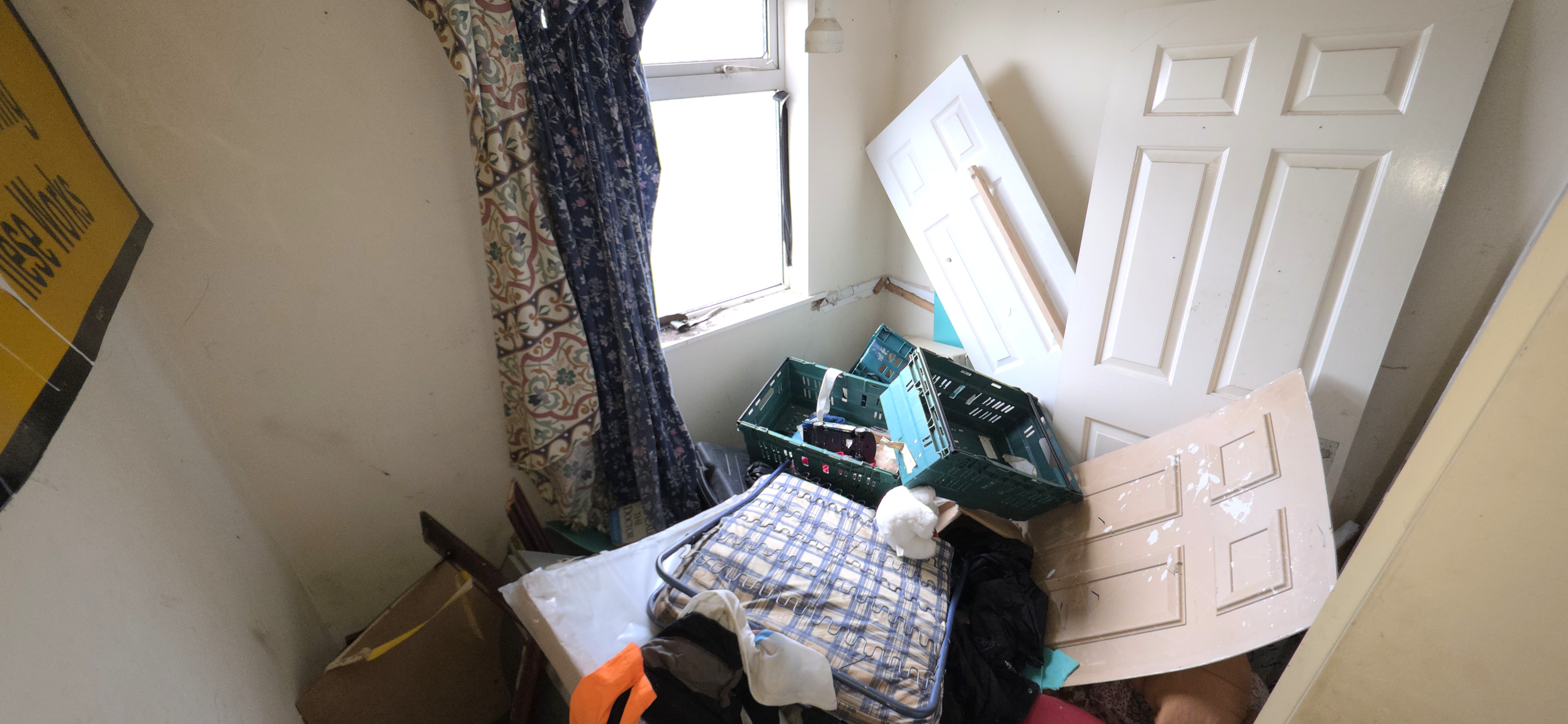 Image 4 of 8