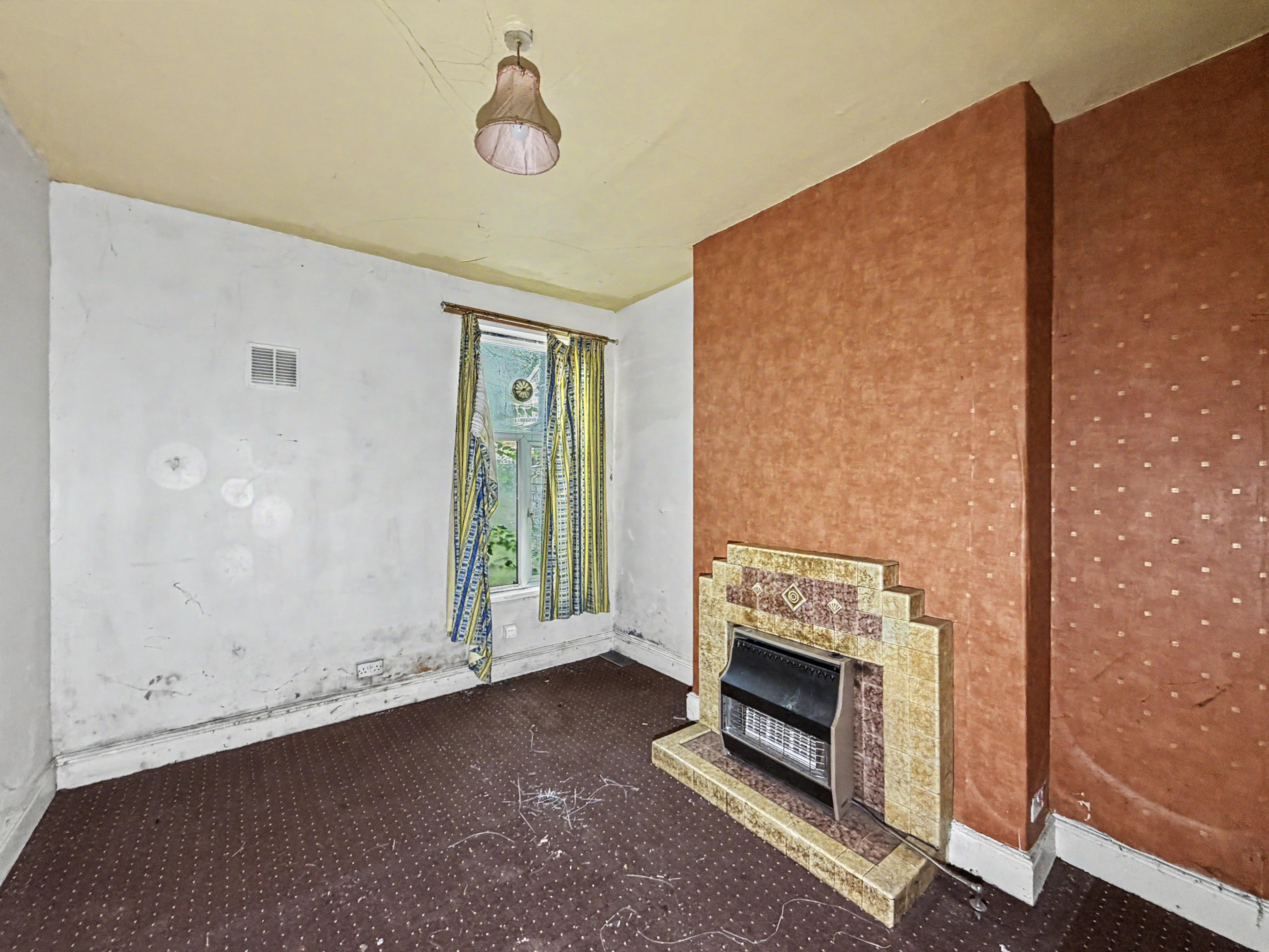 Image 4 of 20