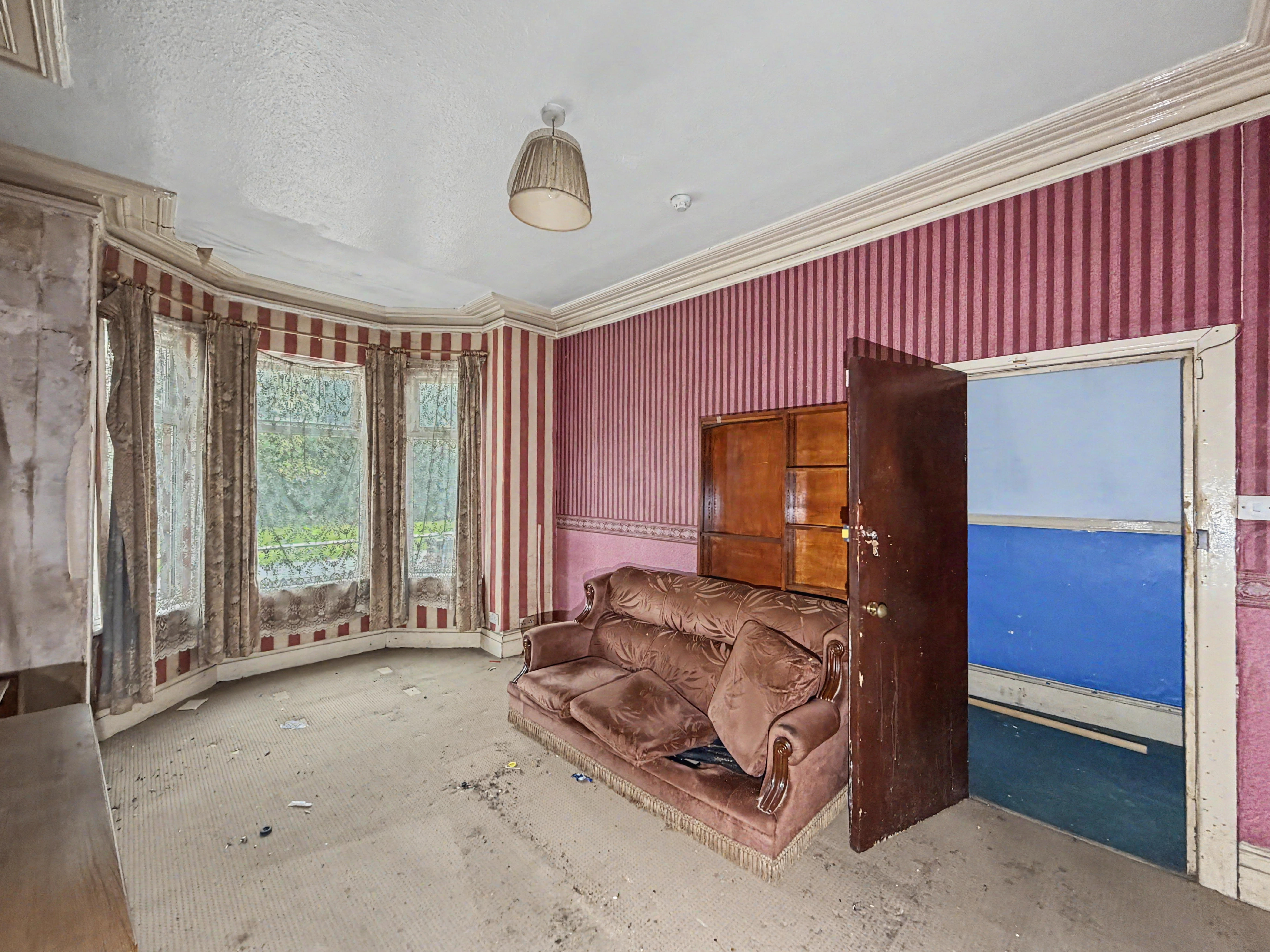 Image 2 of 20