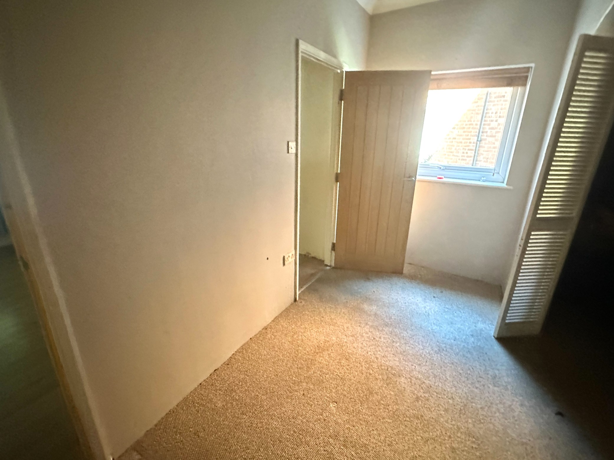 Image 4 of 6