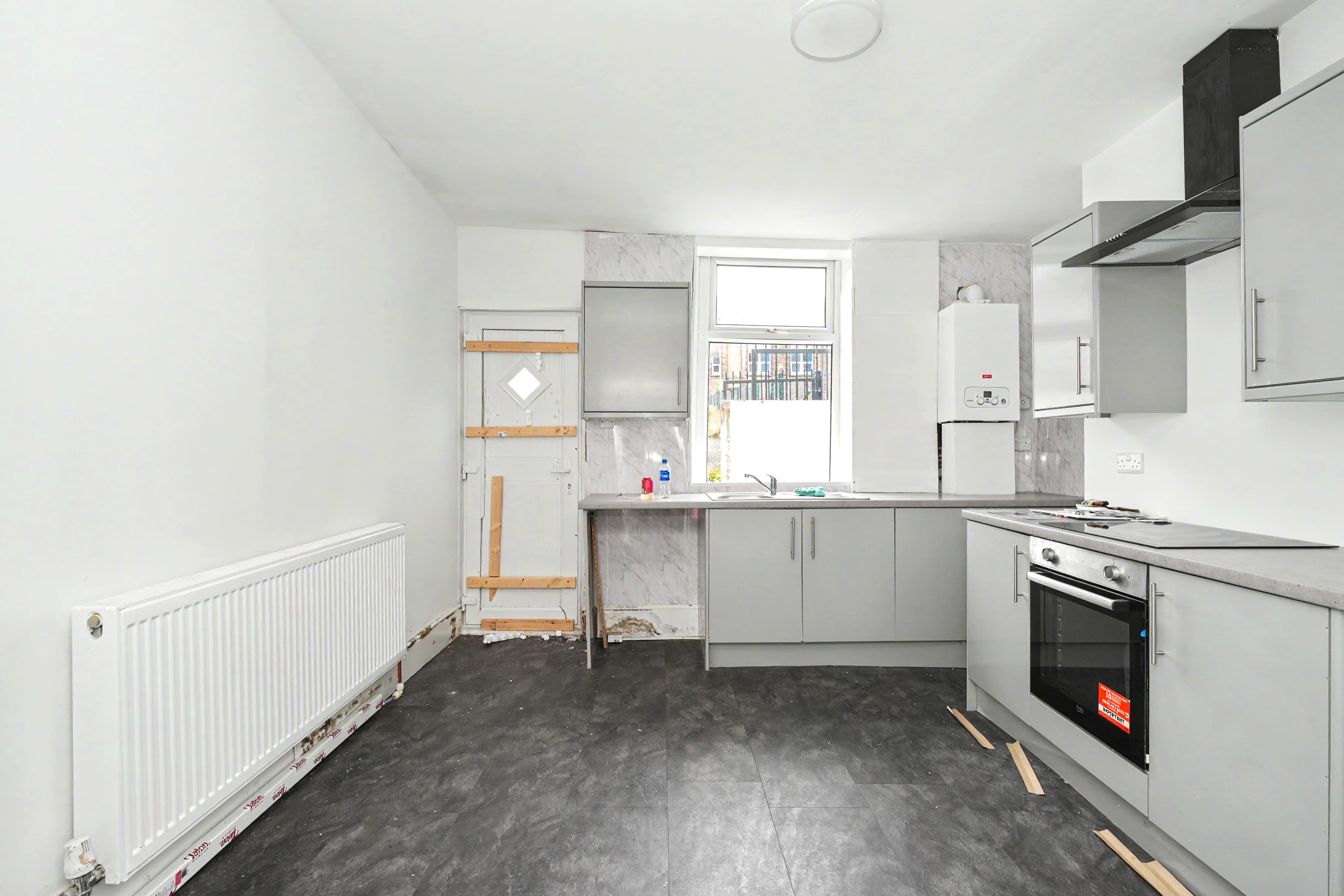 Image 4 of 12