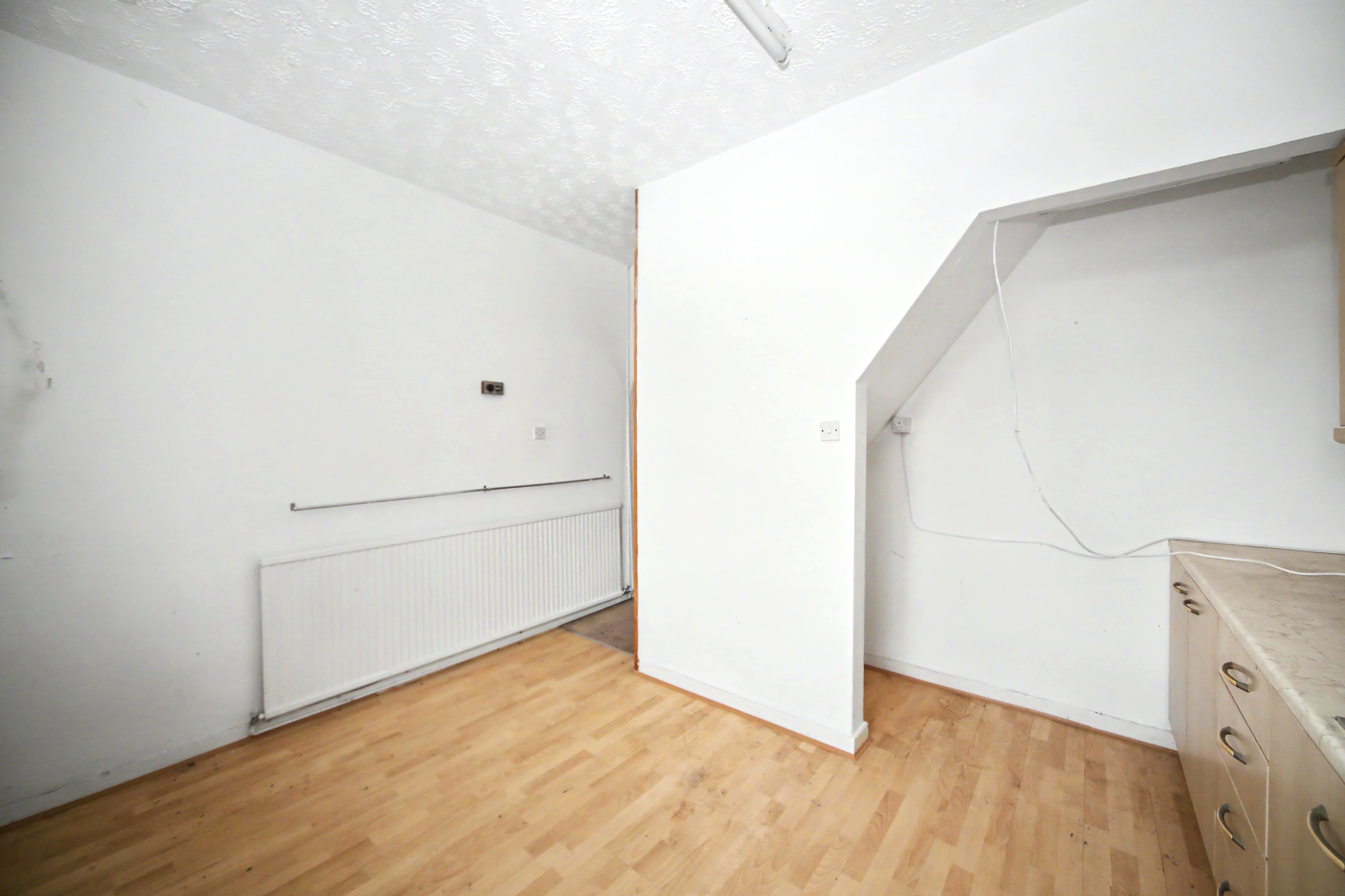 Image 7 of 16