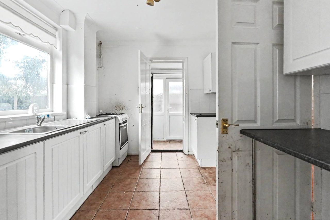 Image 10 of 22
