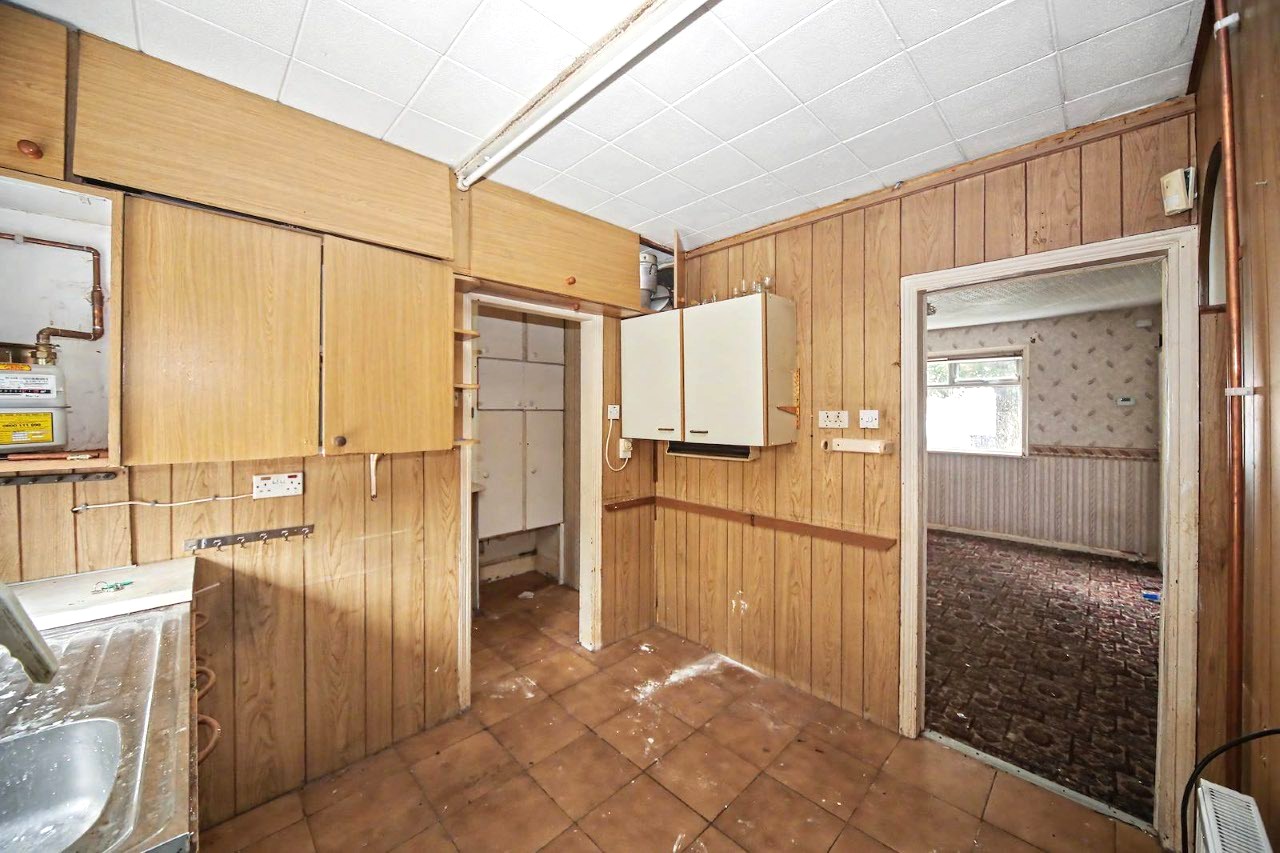 Image 6 of 20