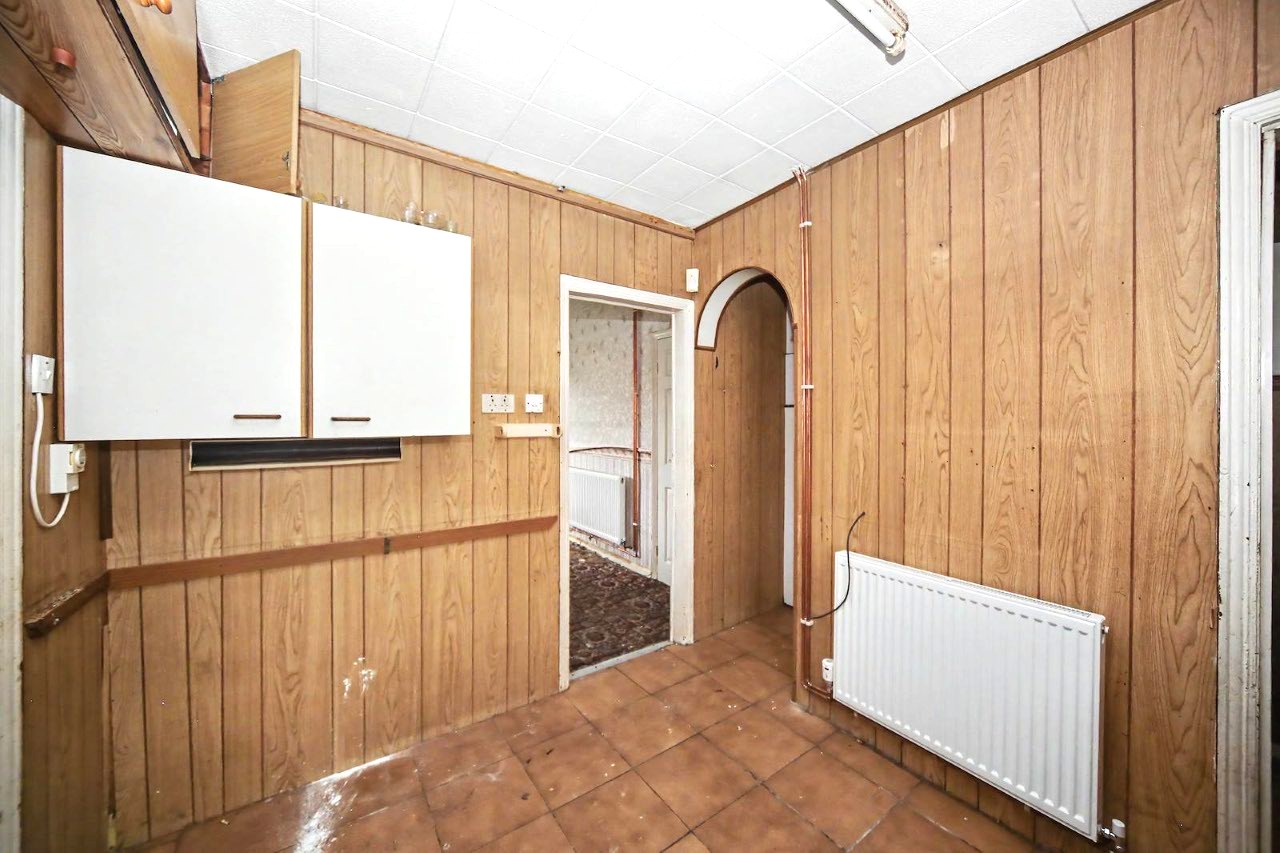 Image 7 of 20