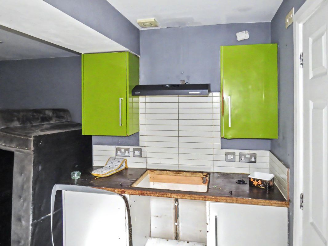 Image 5 of 19