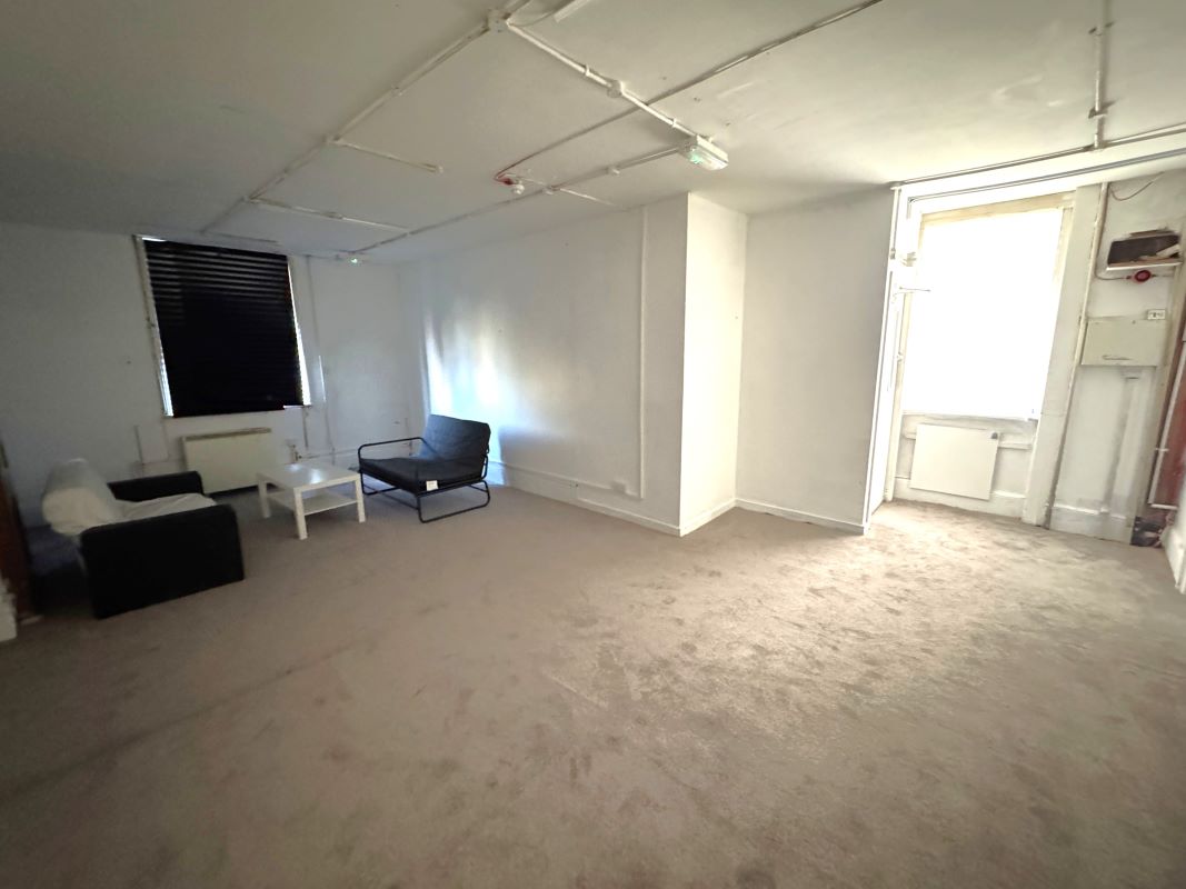 Image 4 of 14