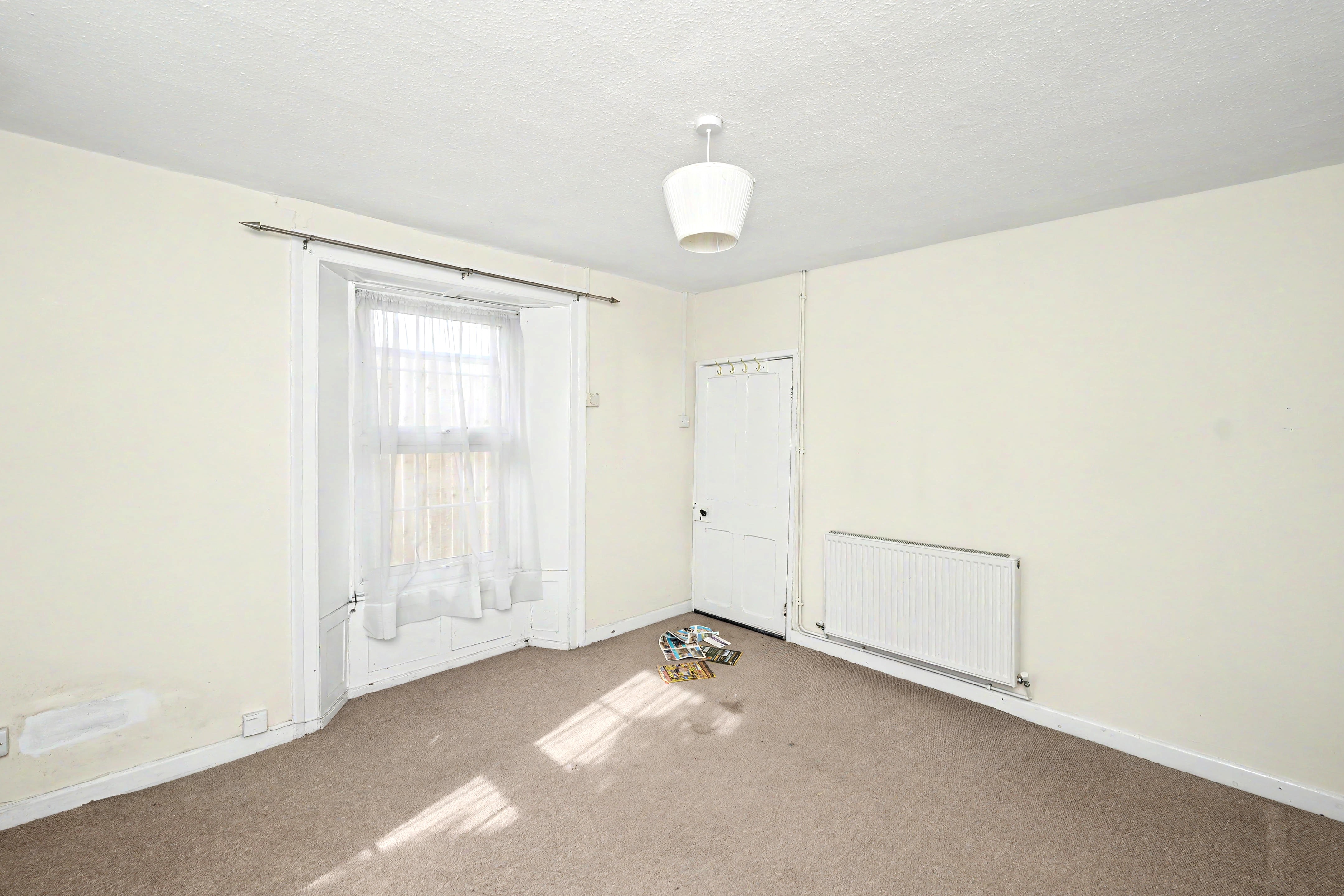 Image 4 of 20