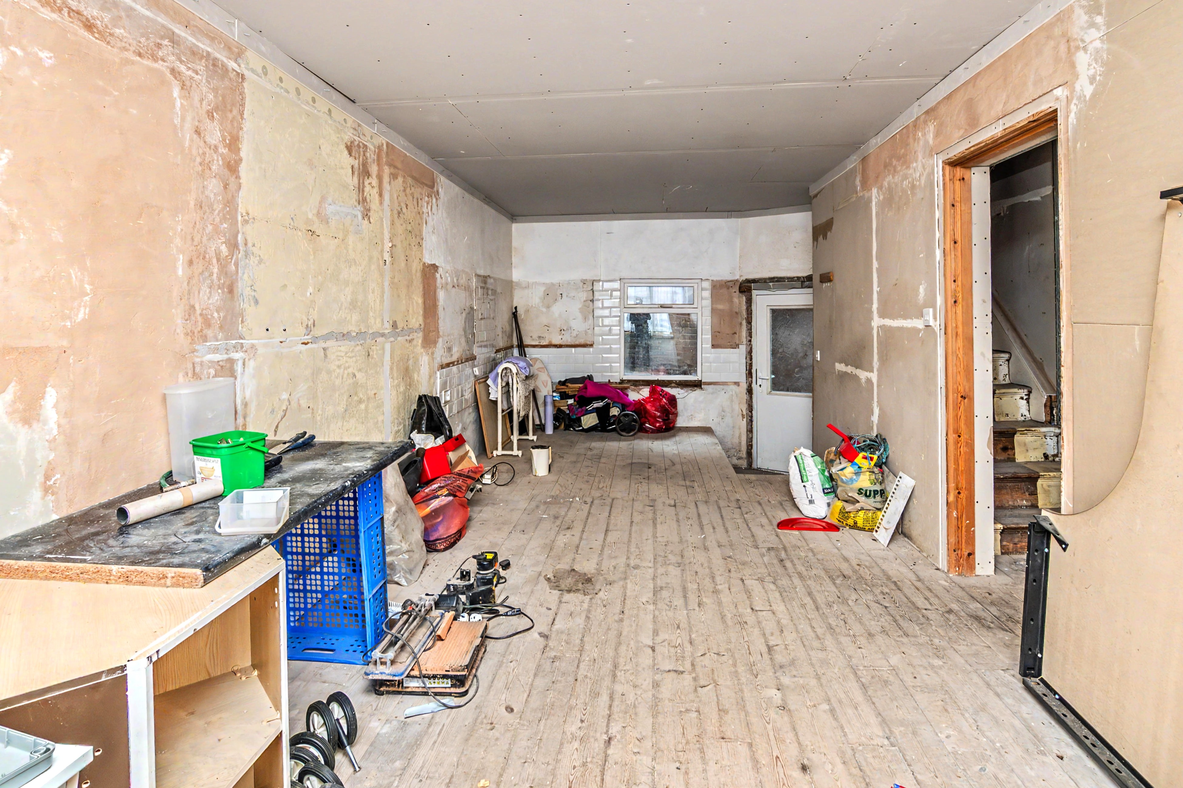 Image 3 of 18
