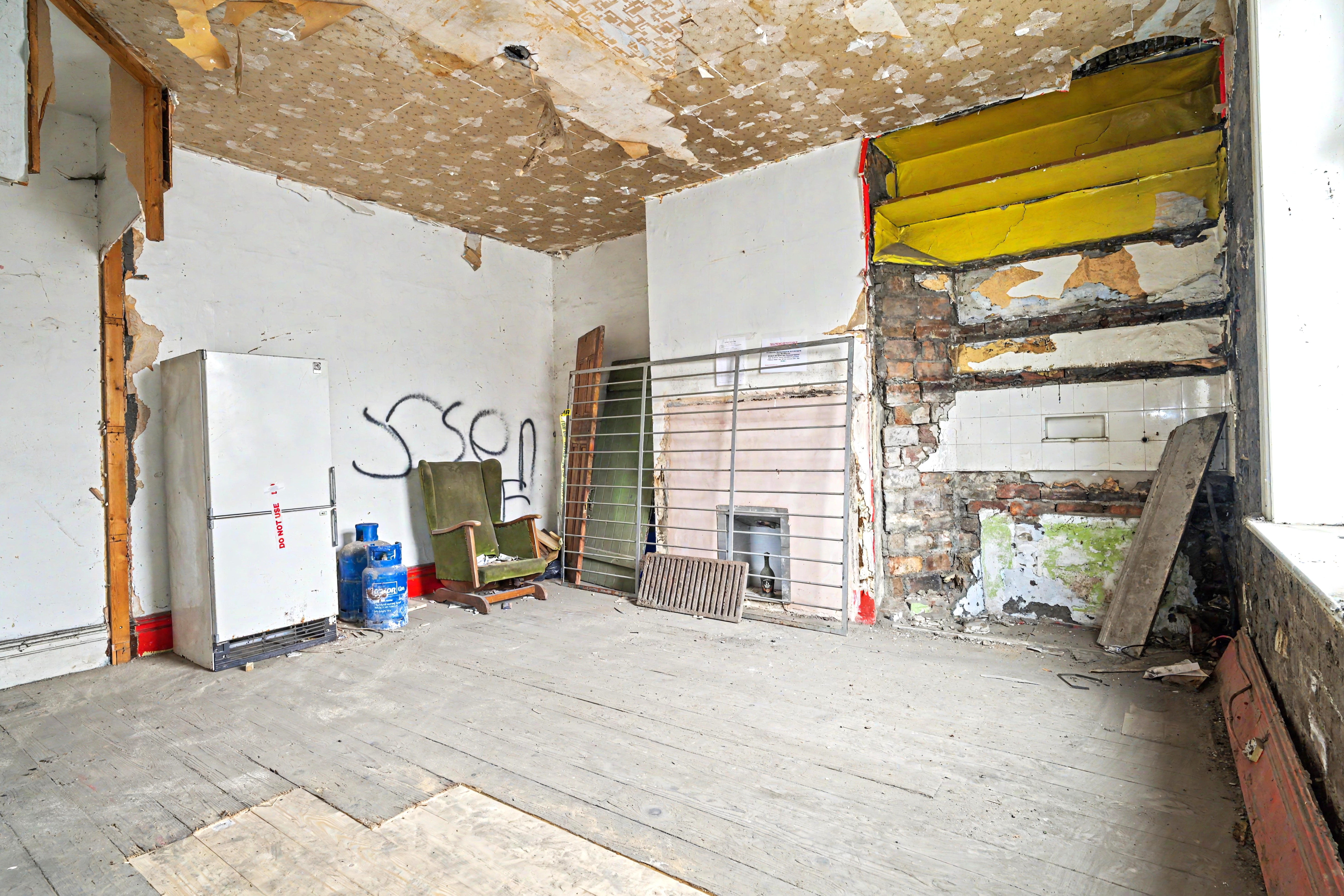 Image 2 of 15