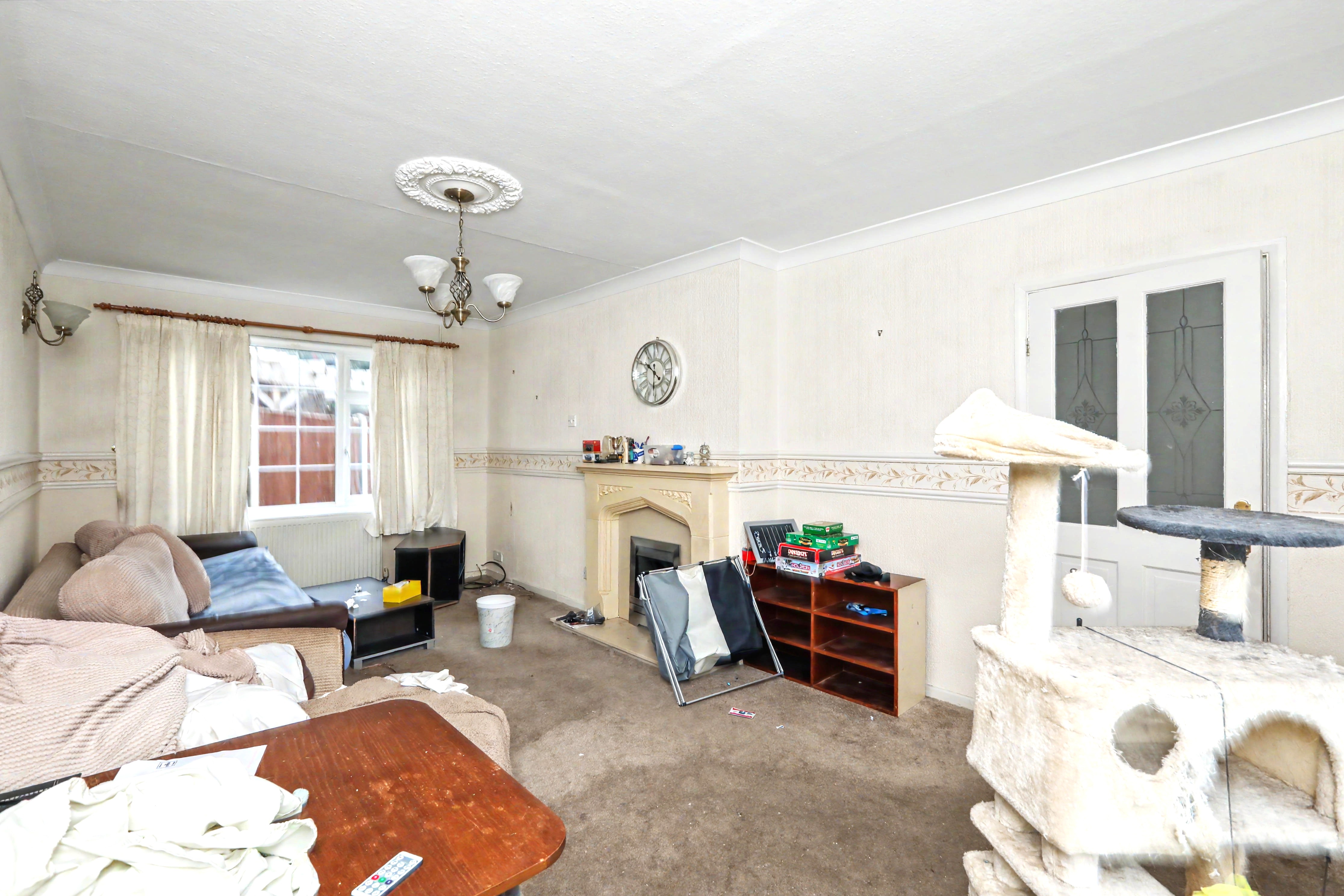 Image 4 of 18
