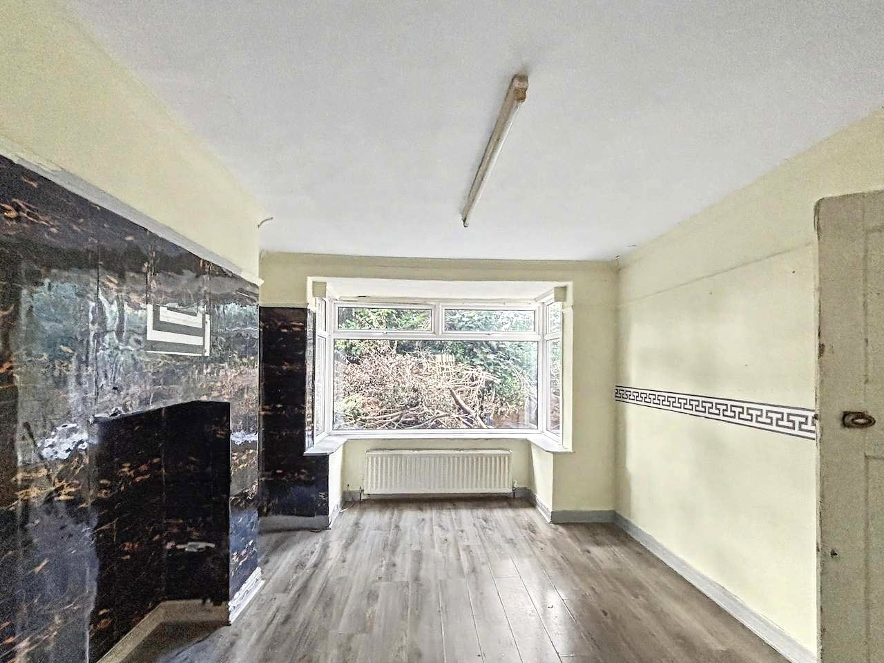 Image 4 of 21