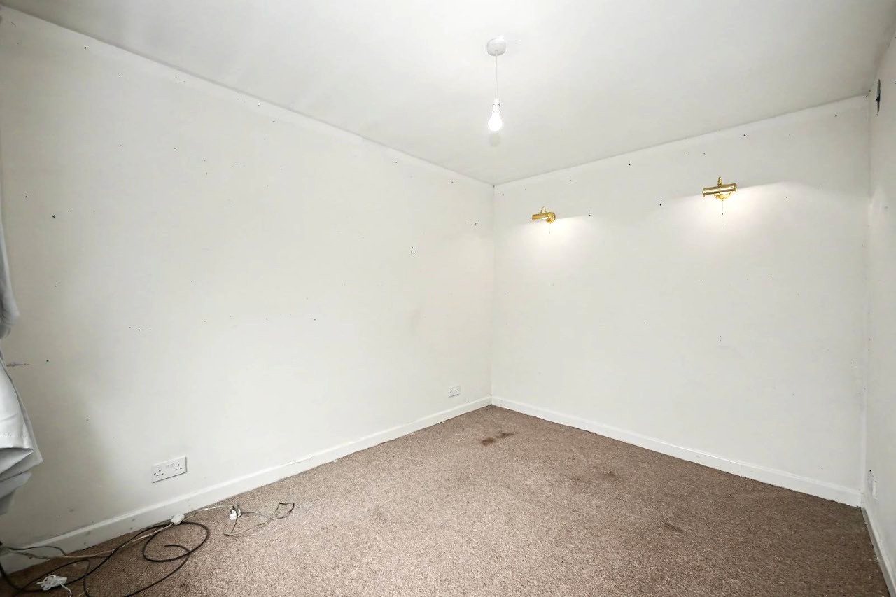 Image 5 of 24