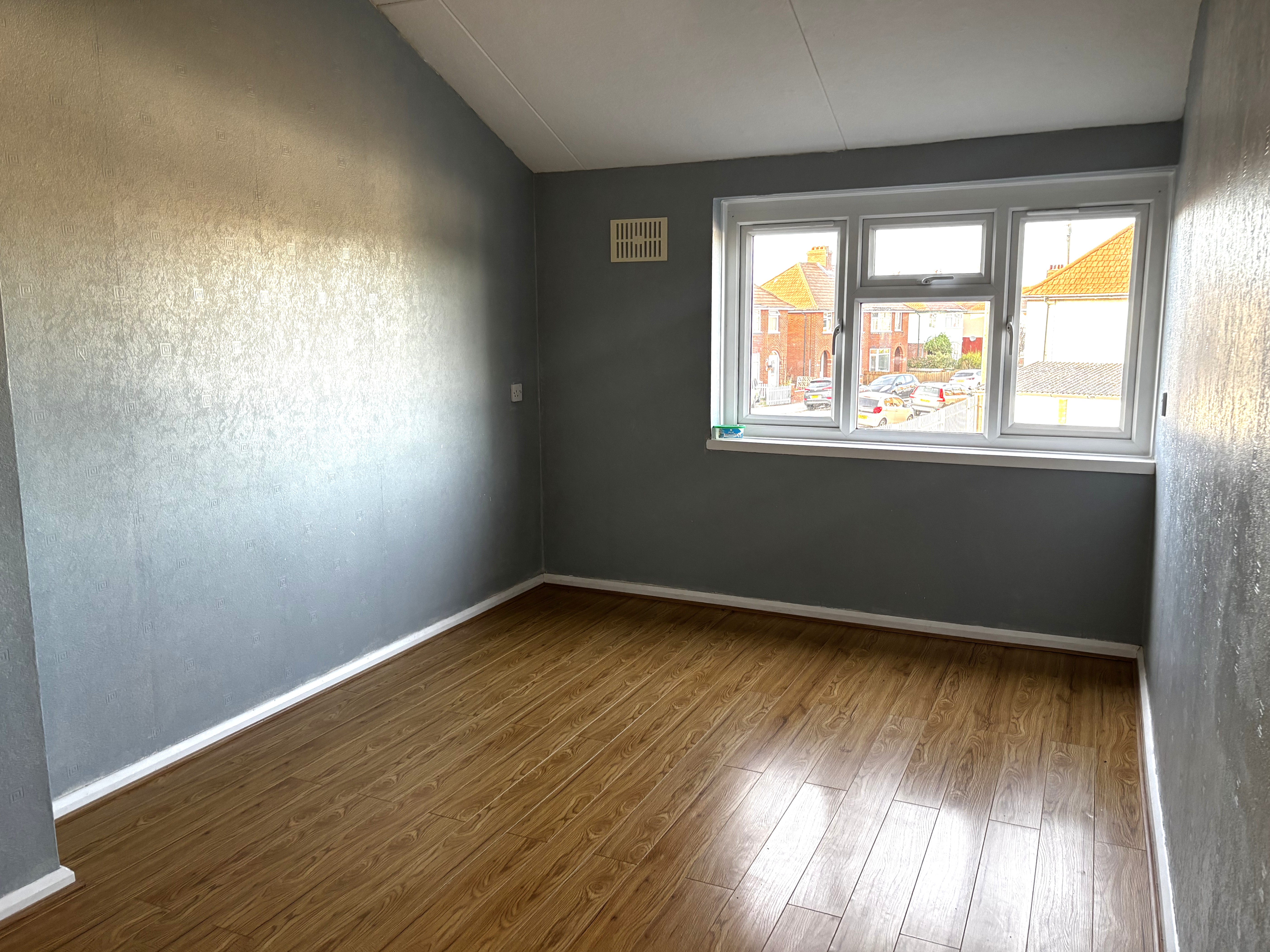 Image 4 of 9