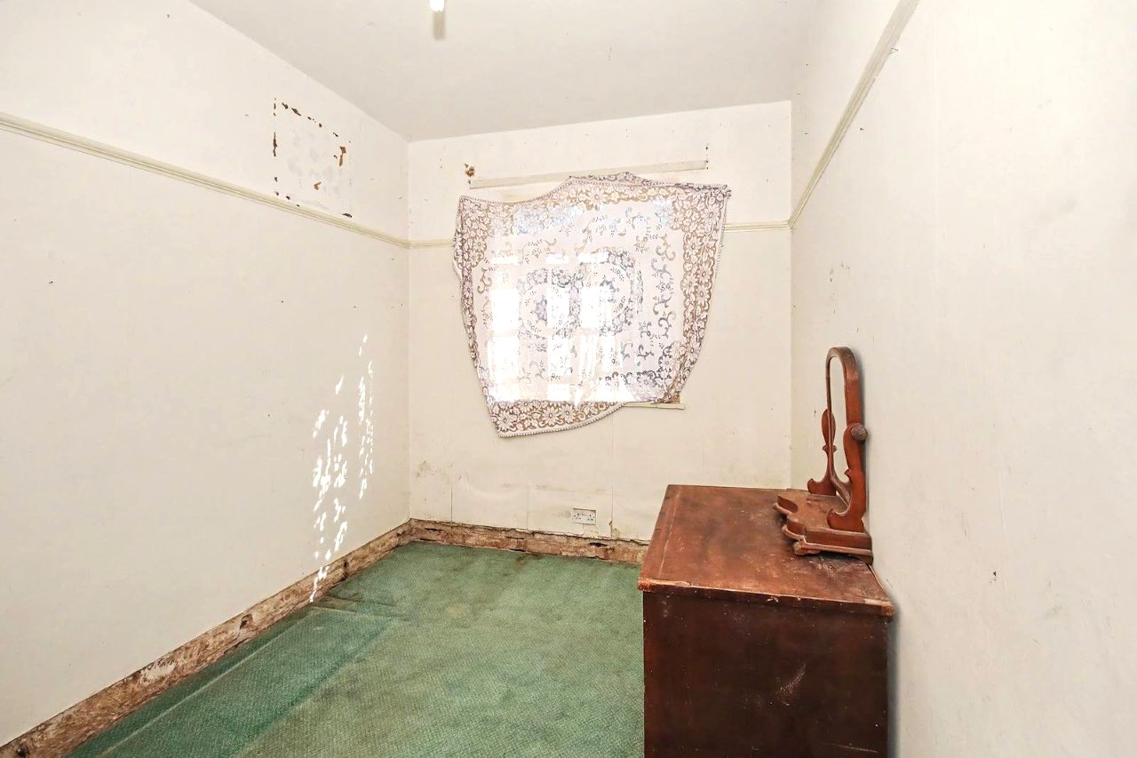 Image 11 of 20