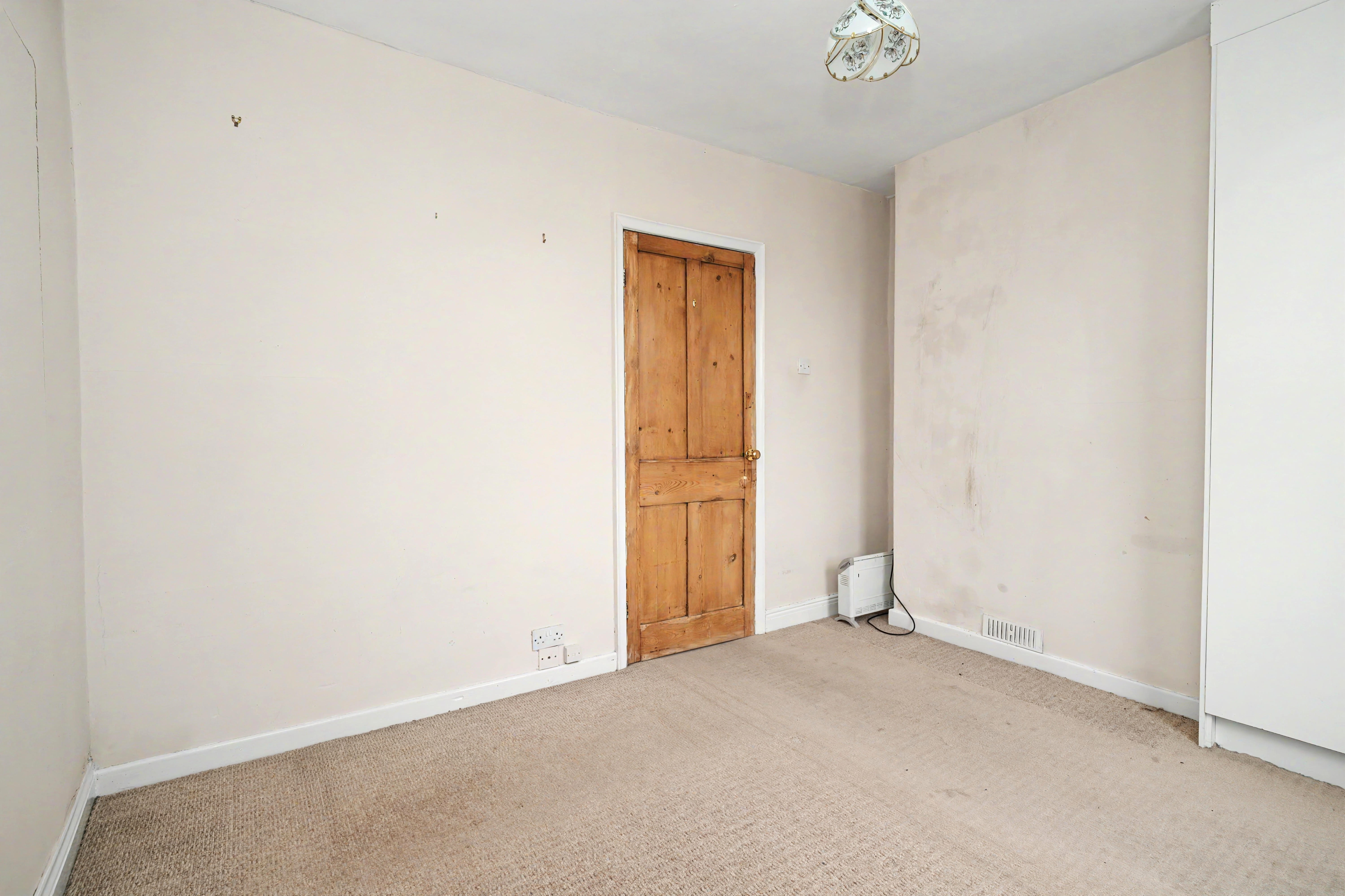 Image 10 of 16