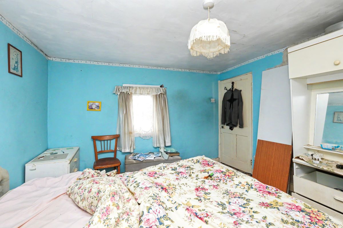 Image 9 of 19