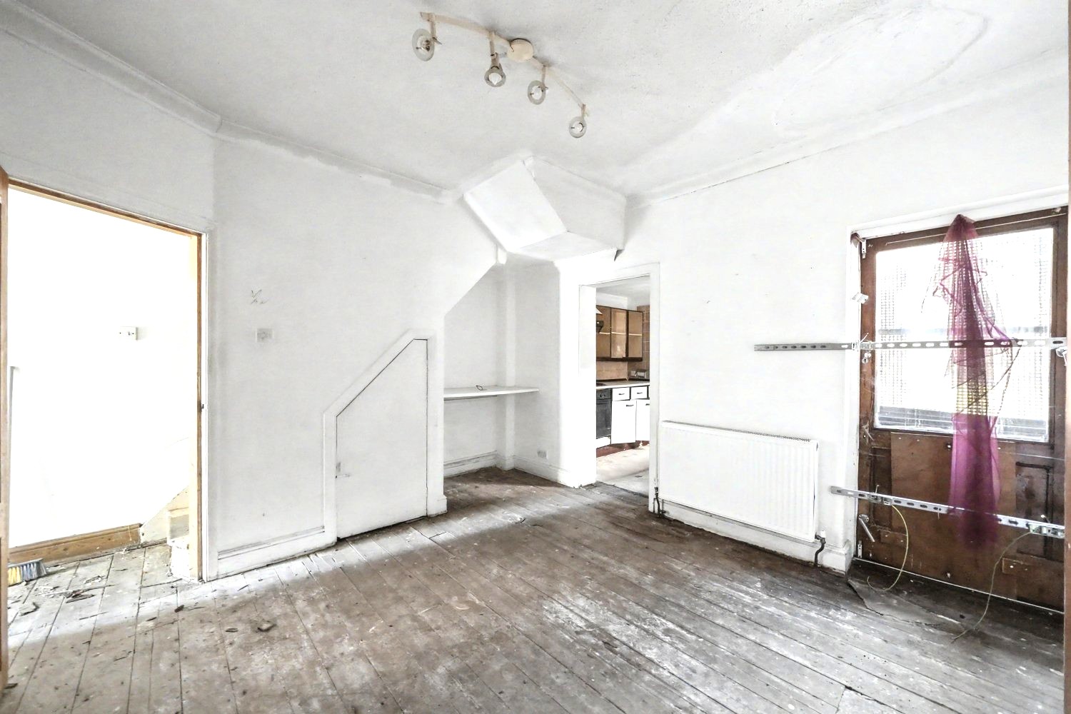 Image 2 of 18