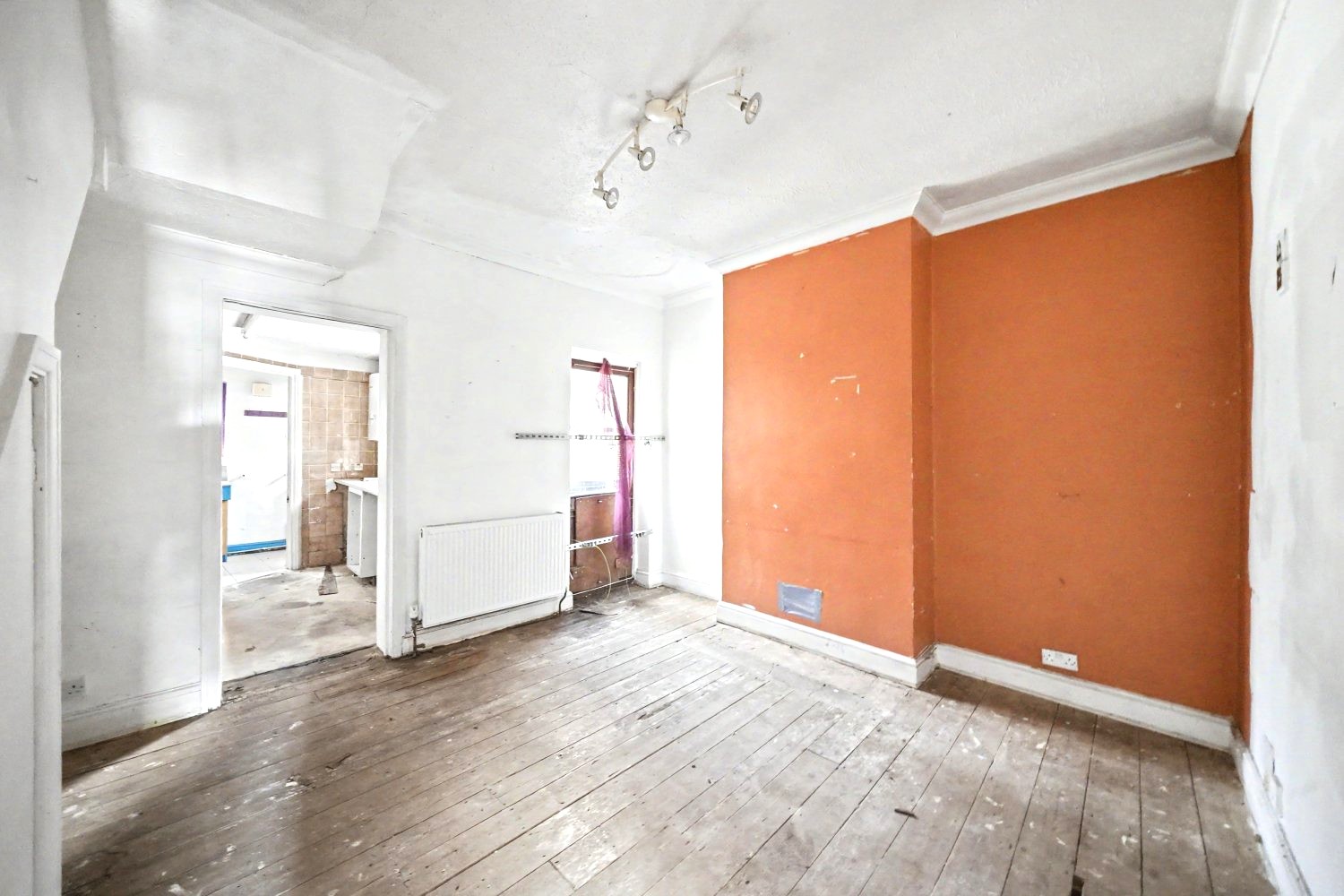 Image 3 of 18