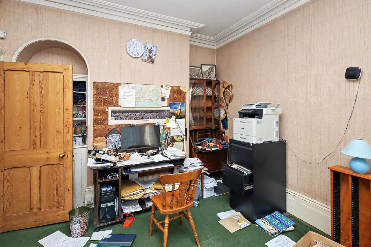 Image 10 of 27