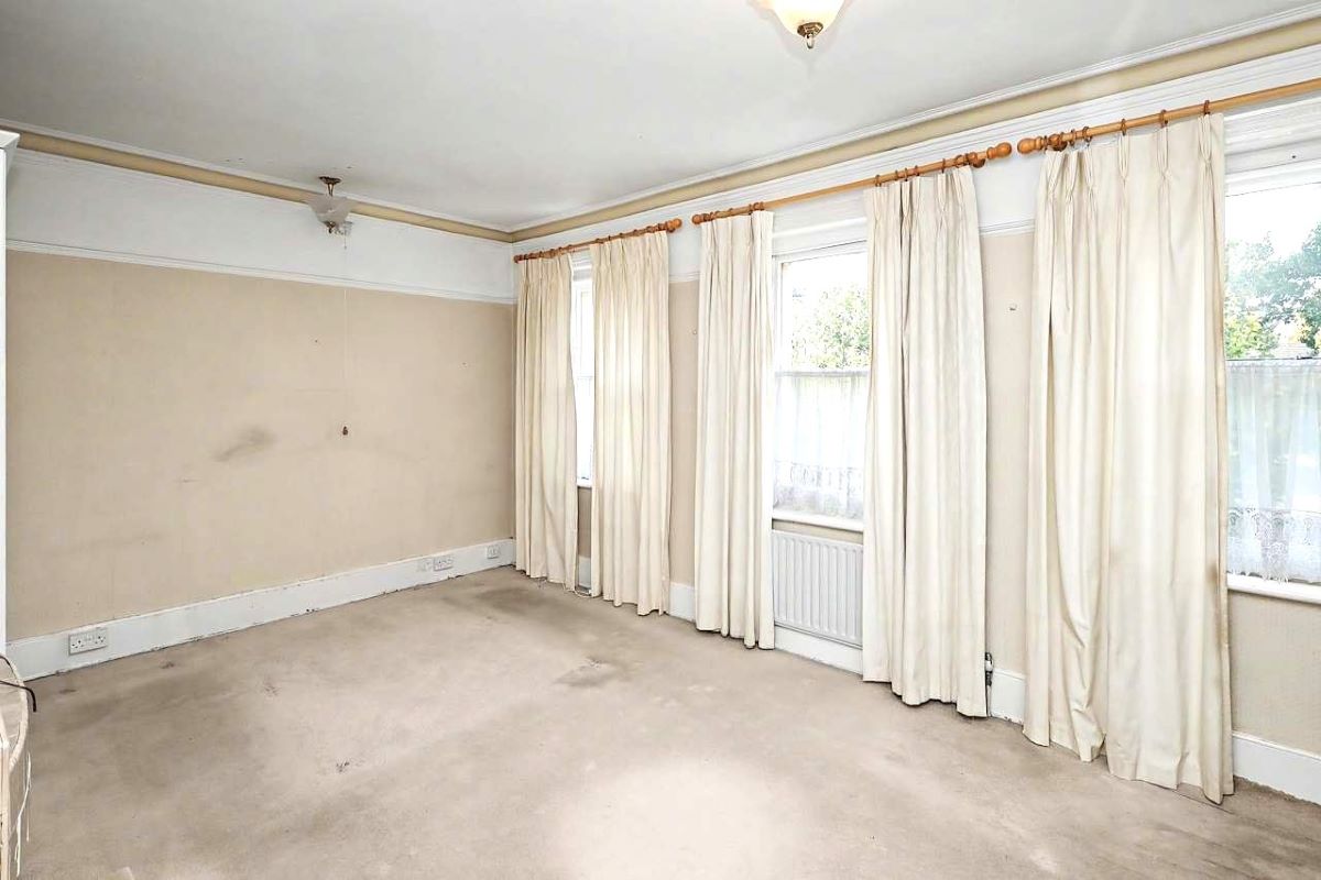 Image 17 of 27