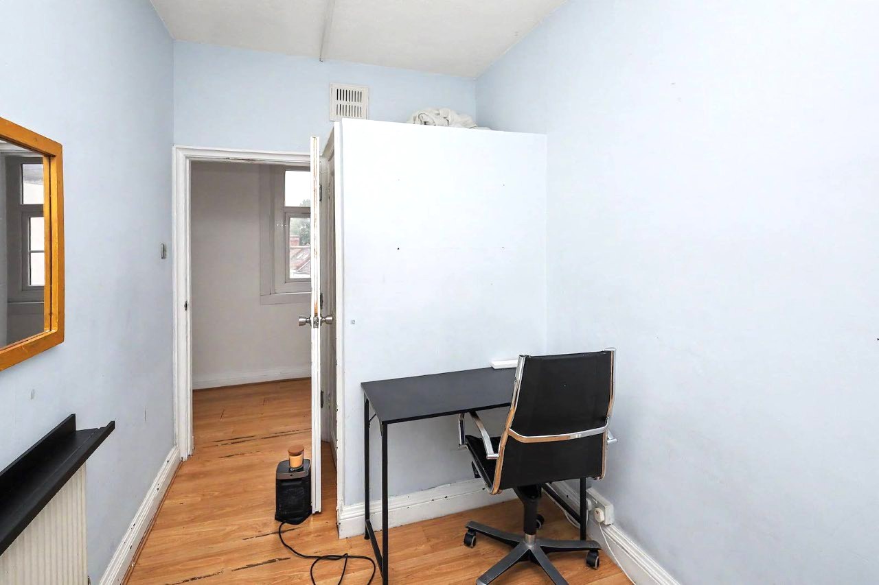 Image 10 of 21