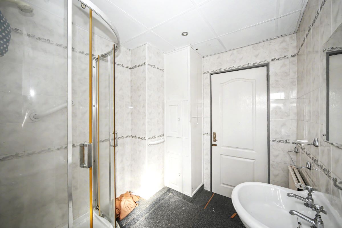 Image 21 of 26