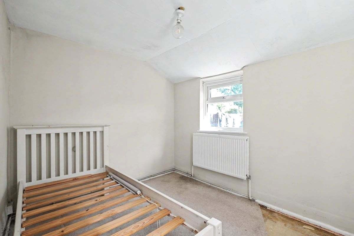 Image 11 of 16