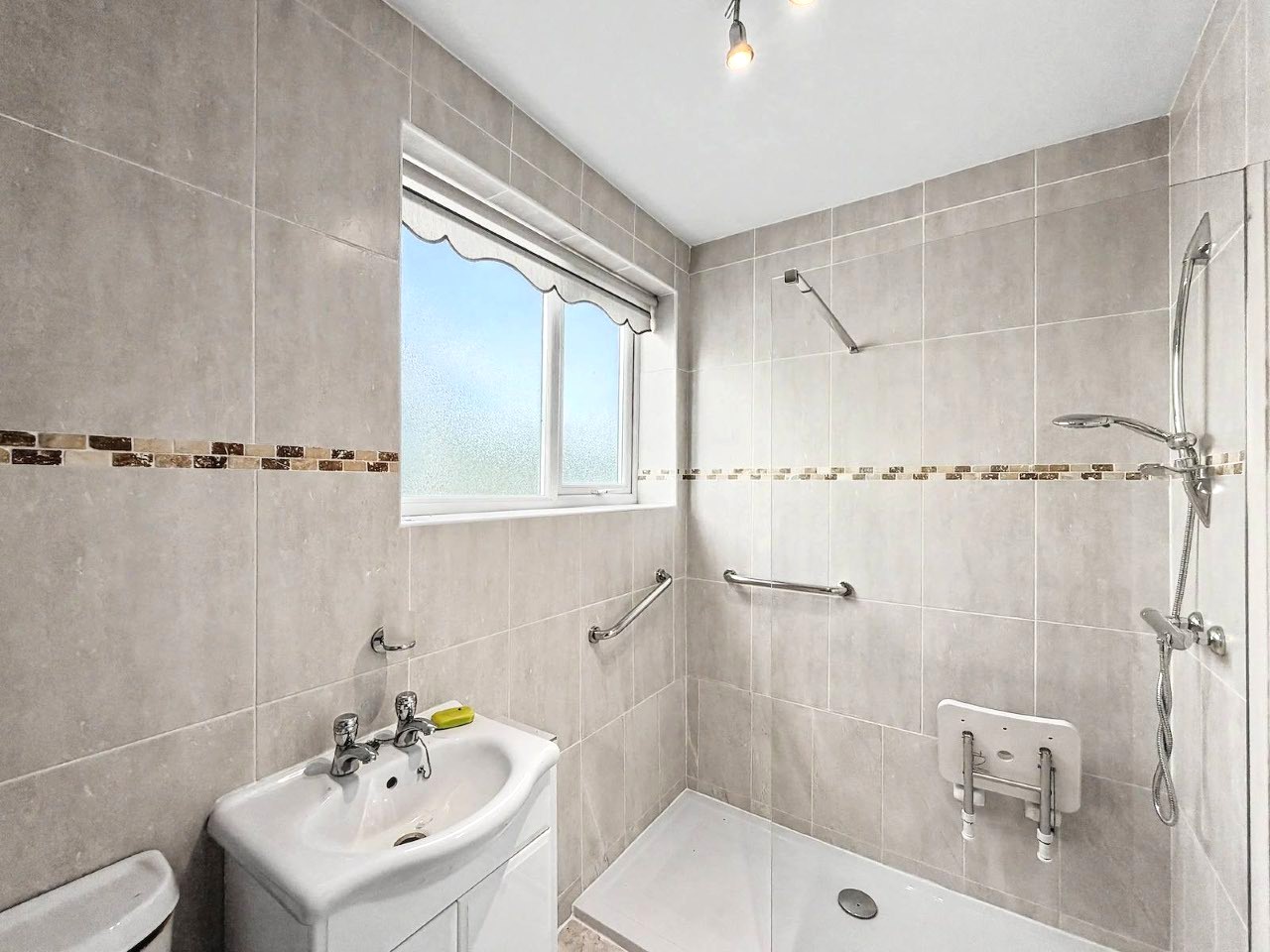 Image 14 of 20